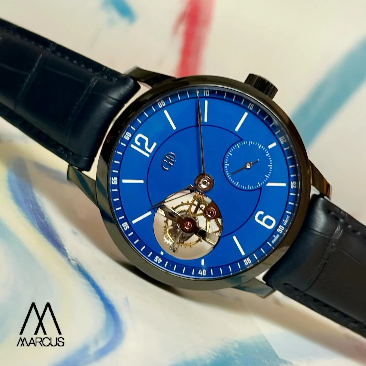 Luxury lives in the fine details. 💙

#greubelforsey 
#tourbillon 
#pieceunique 
#vision 
#wotd 
#savoirfaire 
#hautehorlogerie 
#luxury