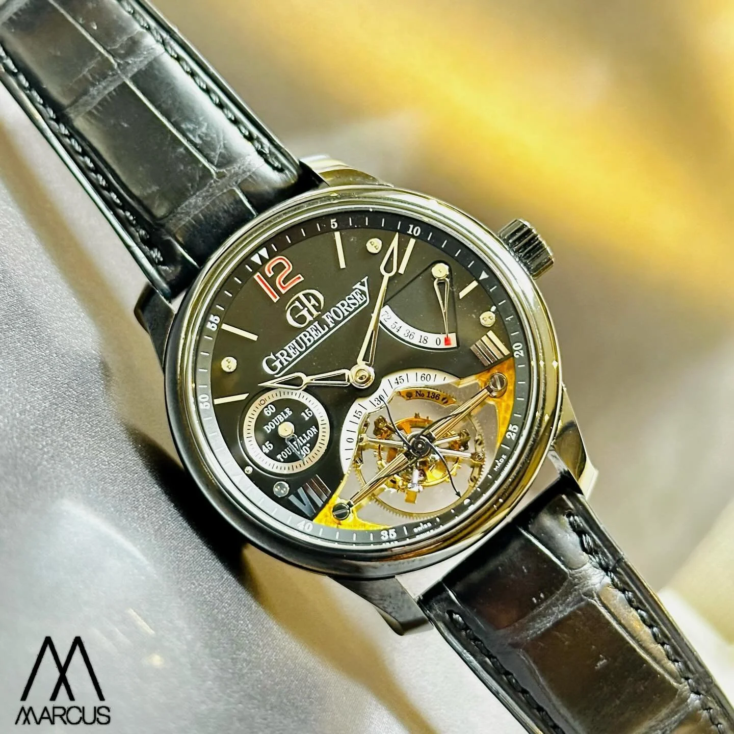 🖤💛

#greubelforsey 
#tourbillon 
#wotd 
#watchgeek 
#pieceunique 
#special 
#hautehorlogerie 
#savoirfaire 
#luxury 
#lifestyle