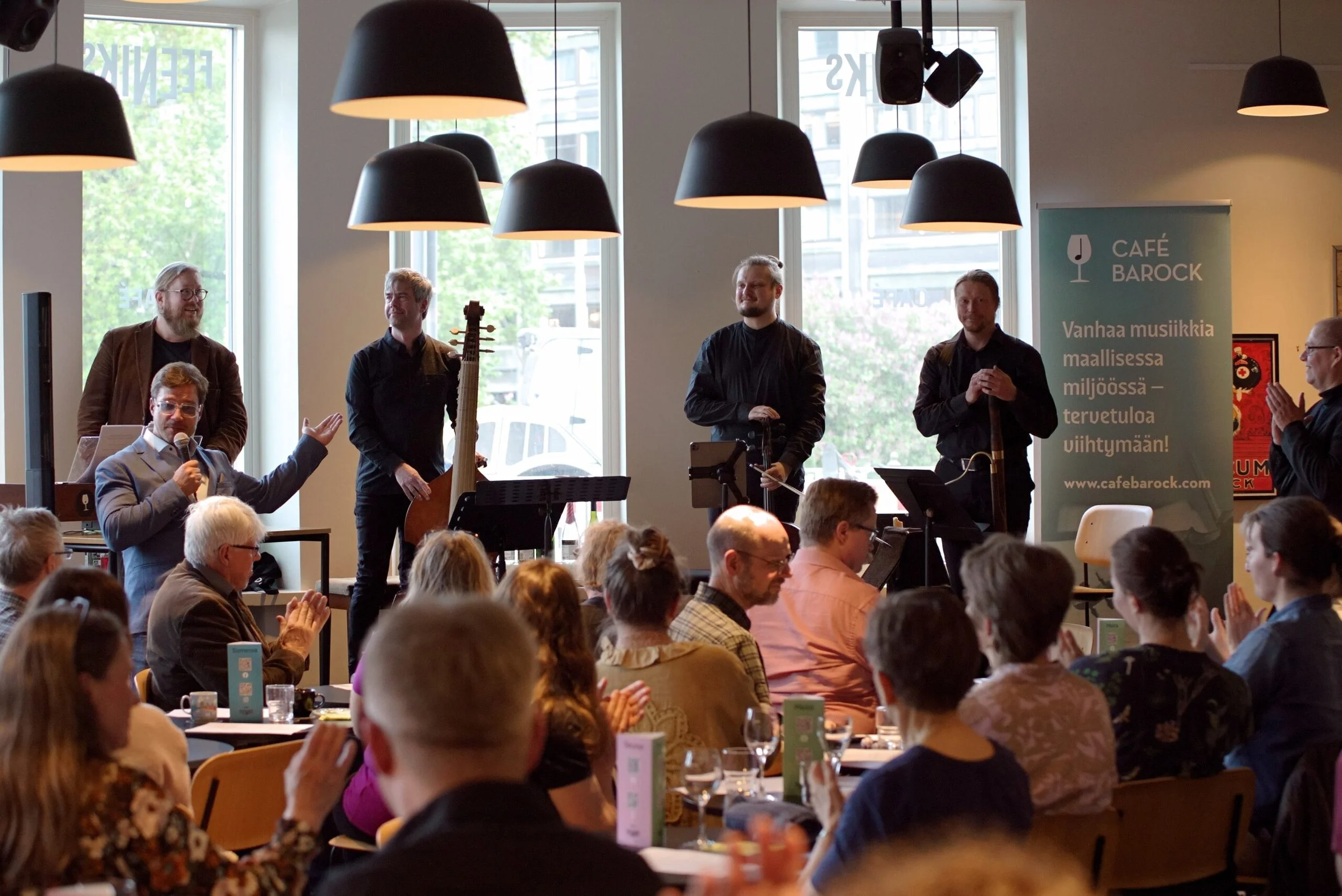 Café Barock Feeniks Taiteiden yössä 