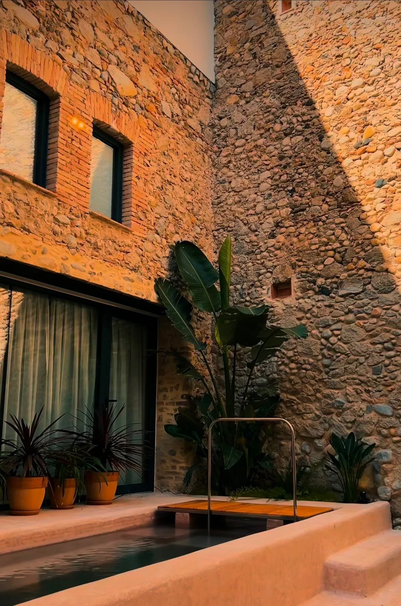 ATELIER COSTA BRAVA: Charcoal &amp; Watercolor Drawing - 5 Day Workshop (Costa Brava, Spain)