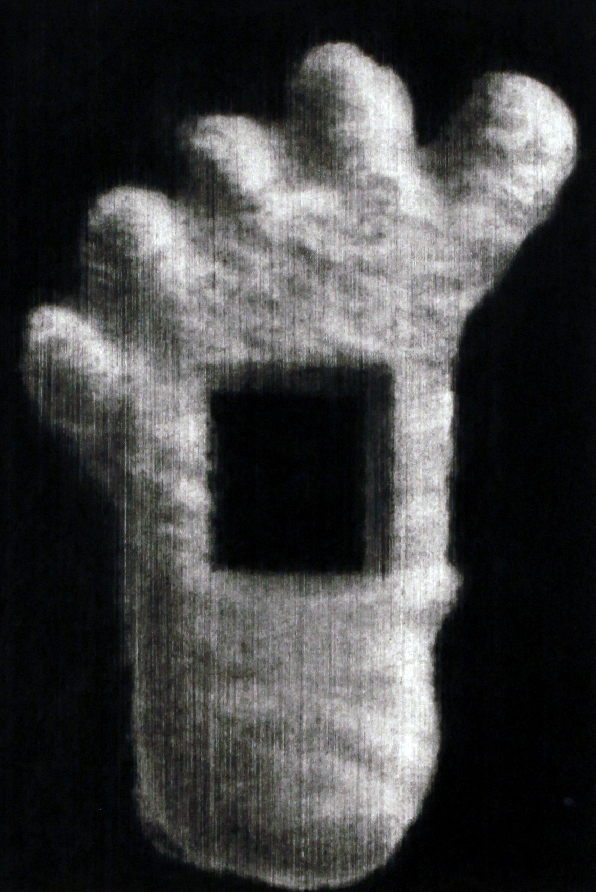   Plug II . 2014/15. charcoal on paper. 82x67cm 