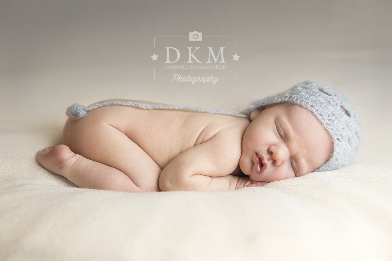 Image 5 newborn studio photo DKM photography