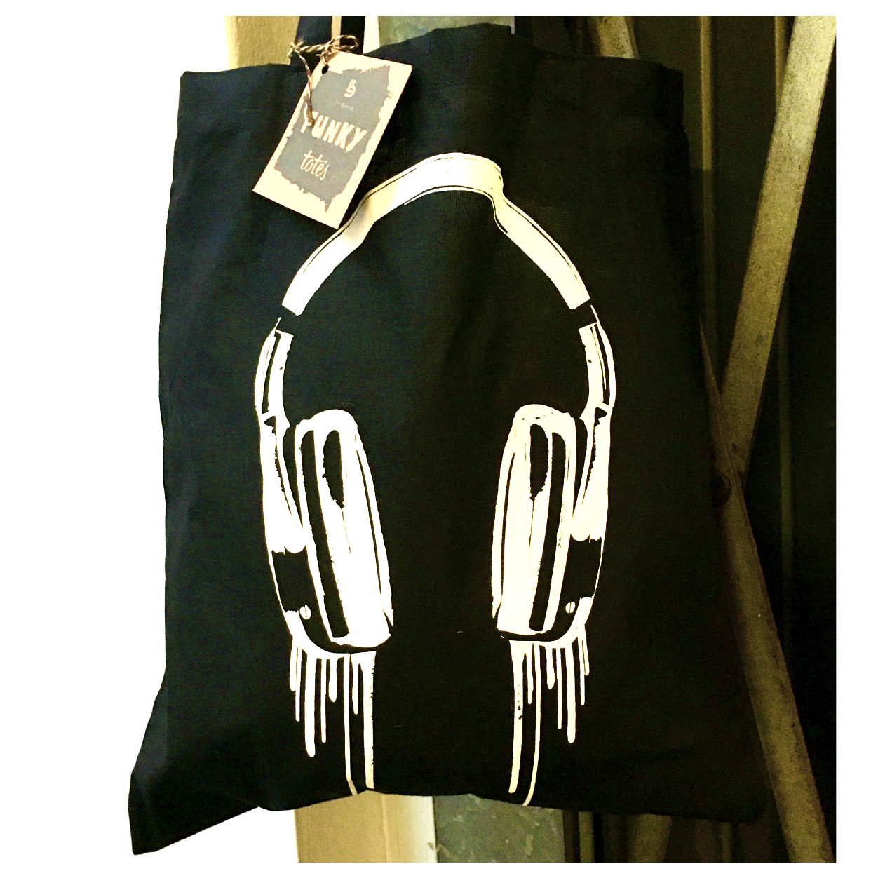 Headphones bag.png