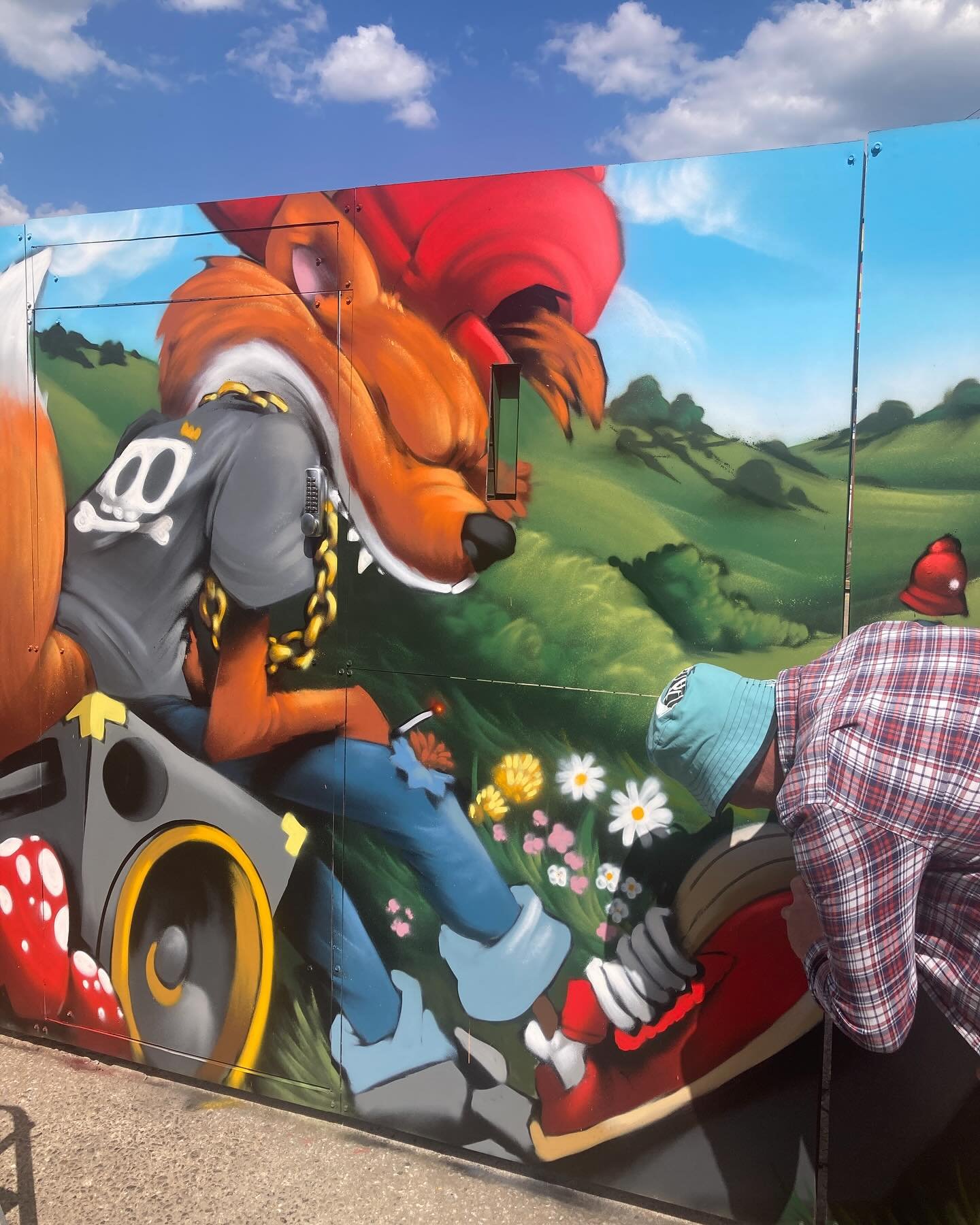 Great afternoon in the sun yesterday at @helpbristolshomeless street art festival 😎 Brilliant work, great tunes and good vibes all round 🫶

@lillyb33 good to have a day with you and Bazza x

Lovely to see you @cath_nation and @johnnation, and to me