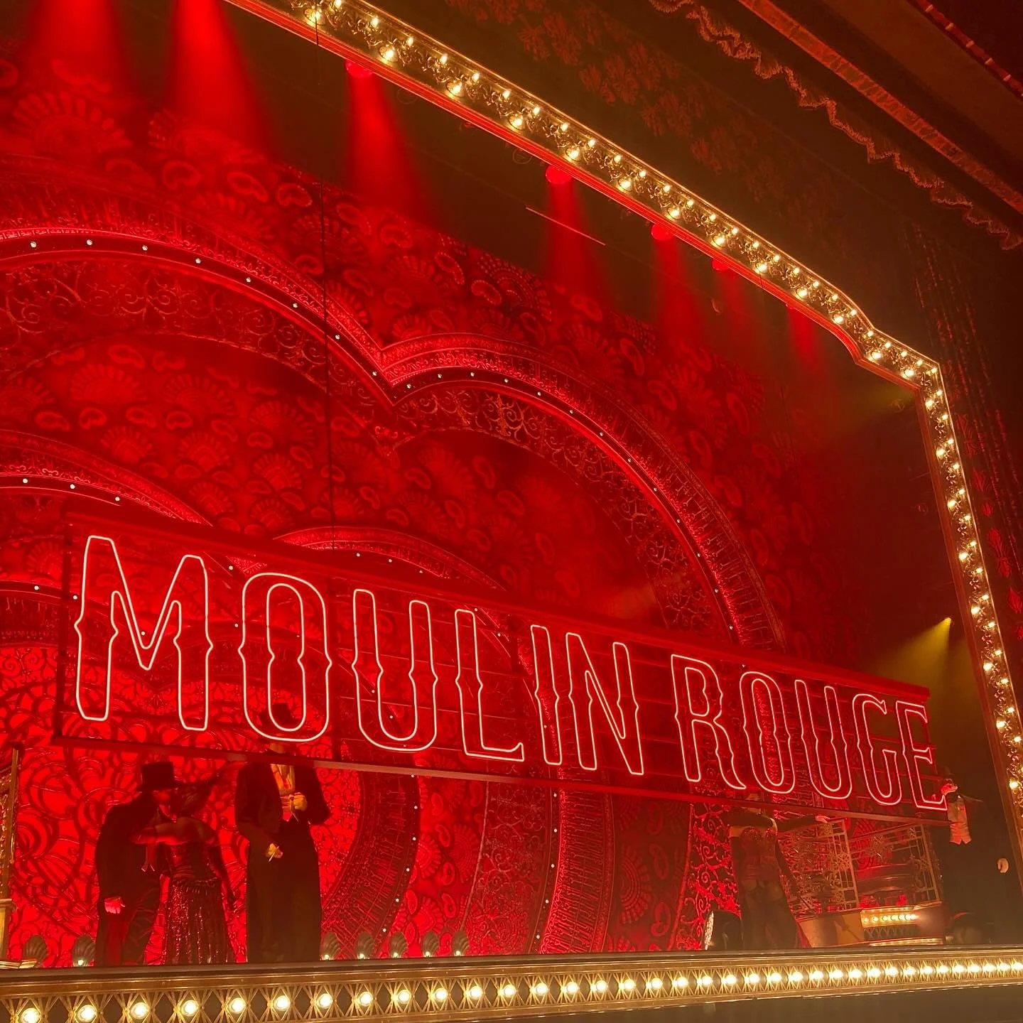 &hearts;️ Moulin Rouge at the Bristol Hippodrome last night. Spectacular show - loved it 🔥🔥🔥 Go if you can! #moulinrouge @bristolhipp 
.
.
.
.
.
.
 #bristol #theatre #bristoluk
