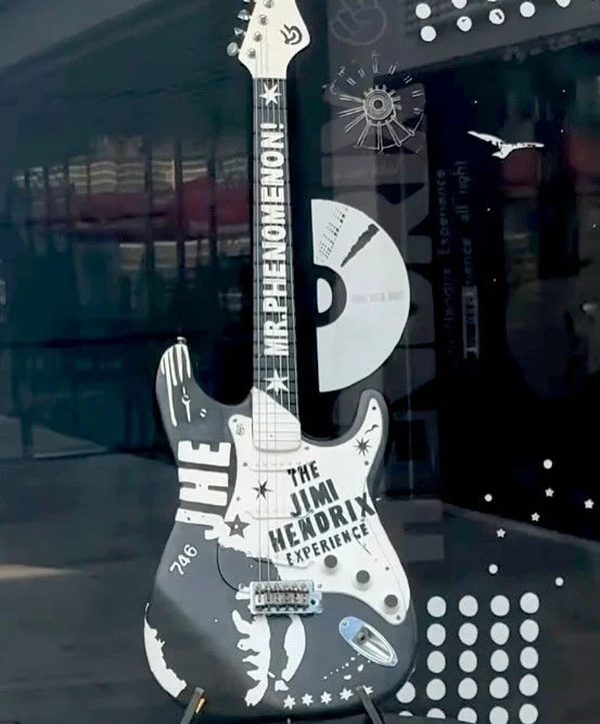 Final push people!🚨Tonight&rsquo;s charity guitar auction will be live-streamed at 7 pm! To place an online bid for one of the 50+ incredible pieces, you must first register at mfs.wildinartauctions.com 📍Full auction info: musicforthesenses.co.uk/a