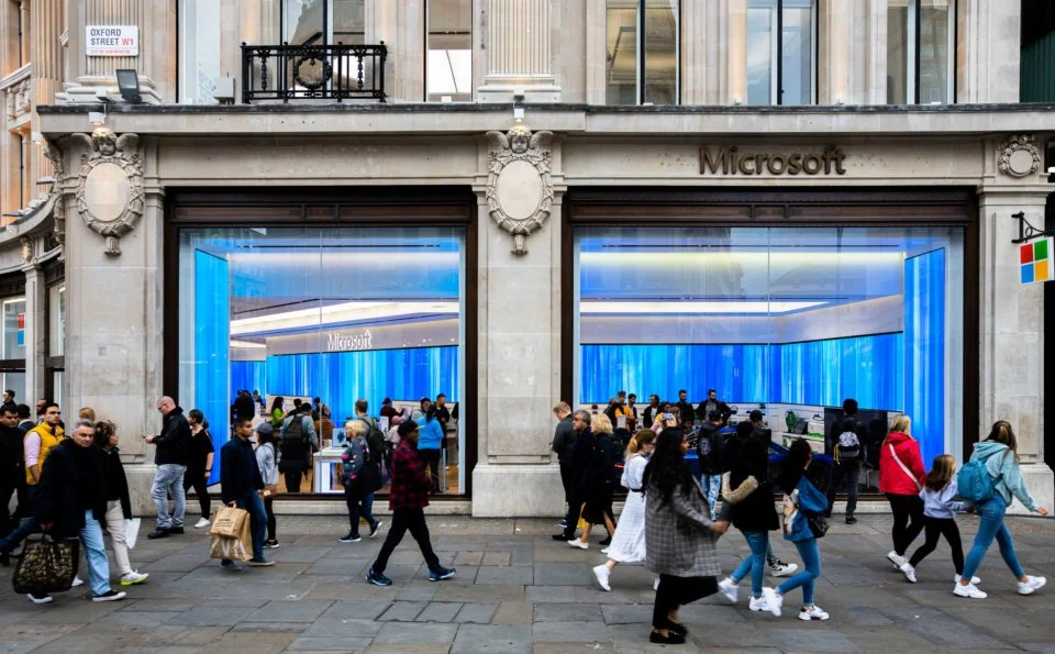 Moment_Factory_Retail_Microsoft_Store_London-5-WS-960x595.jpg