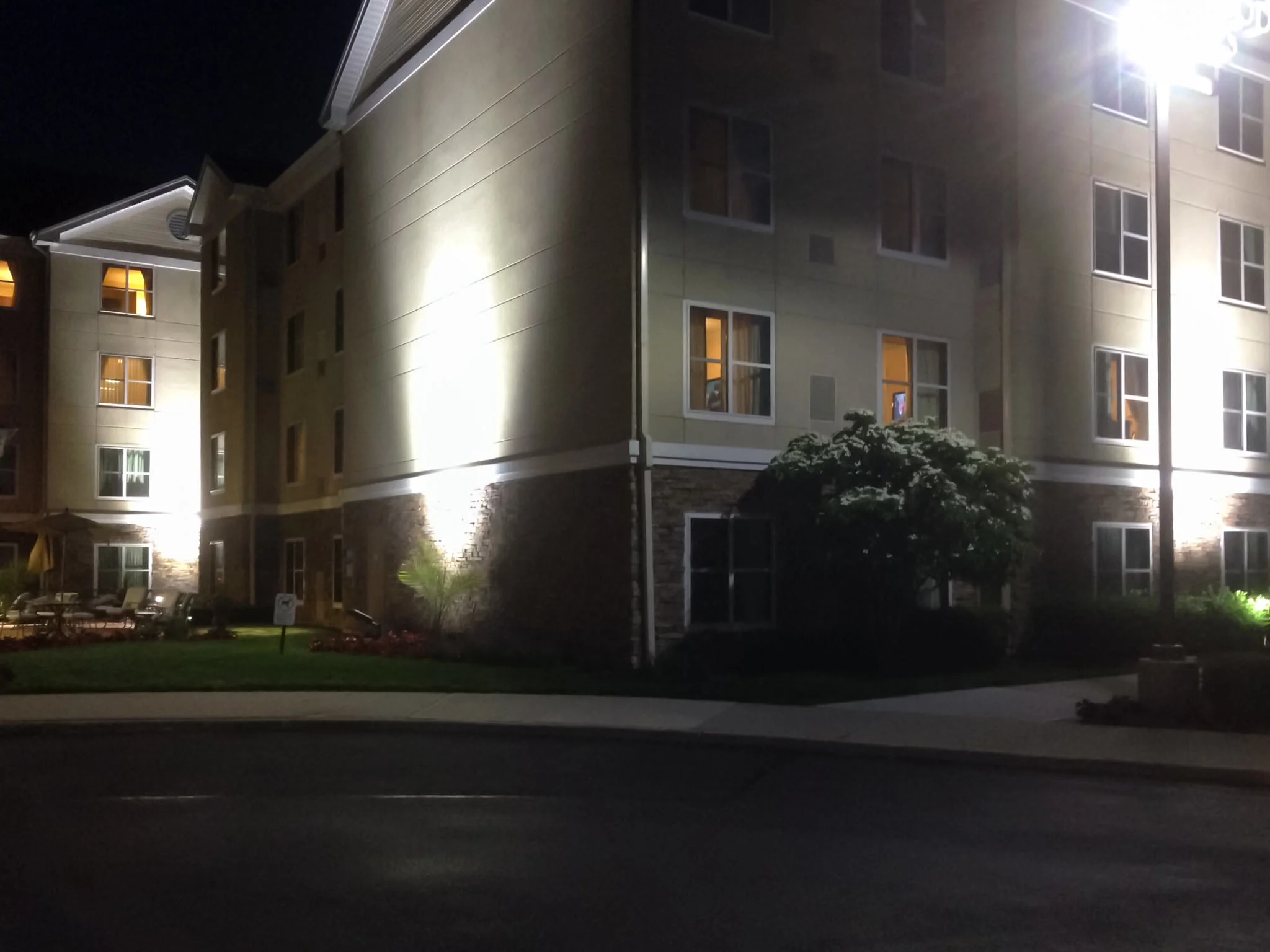 Hilton Homewood Suites ComPower LED 3-6.jpg