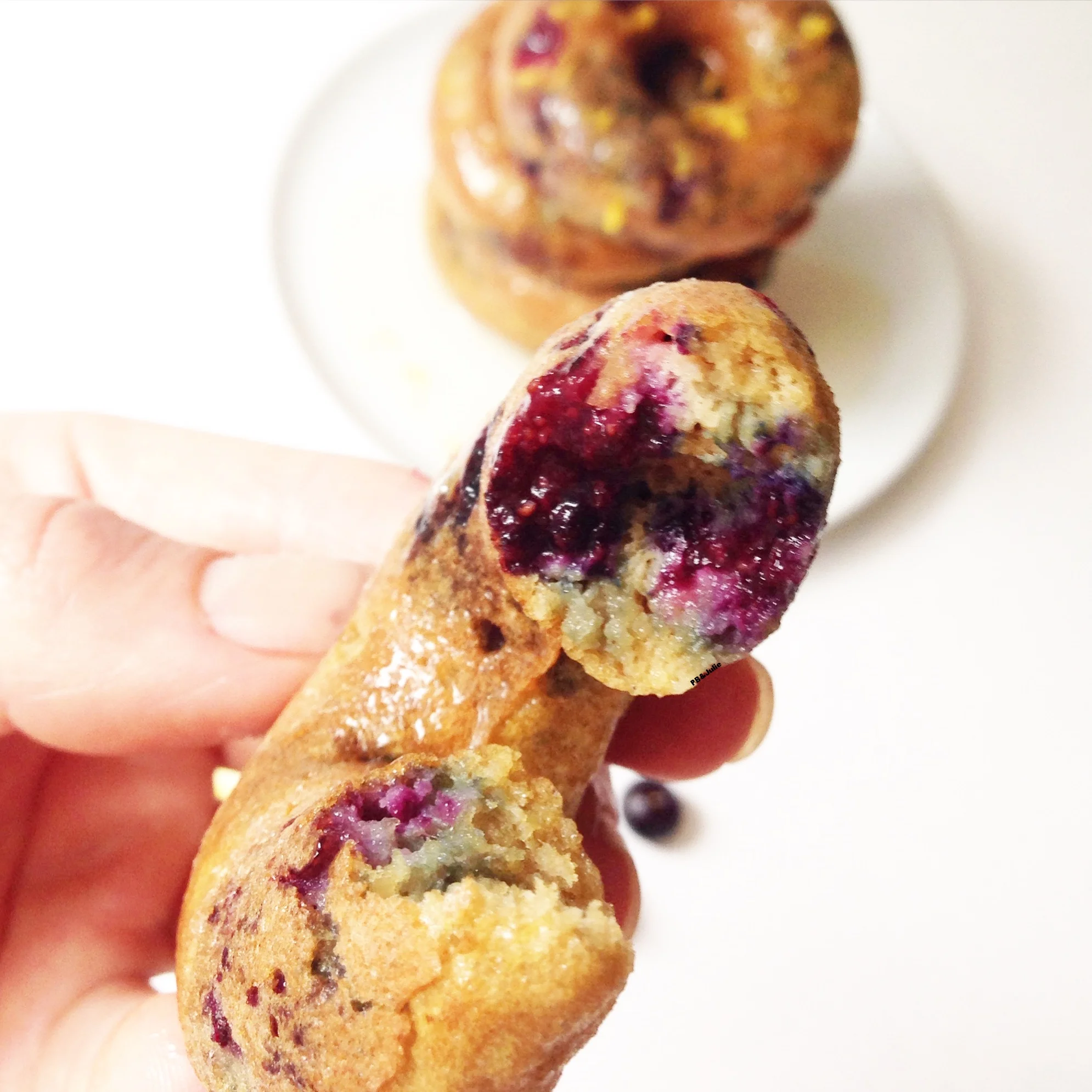 You know you want a bite of these gluten free, vegan summer donuts!