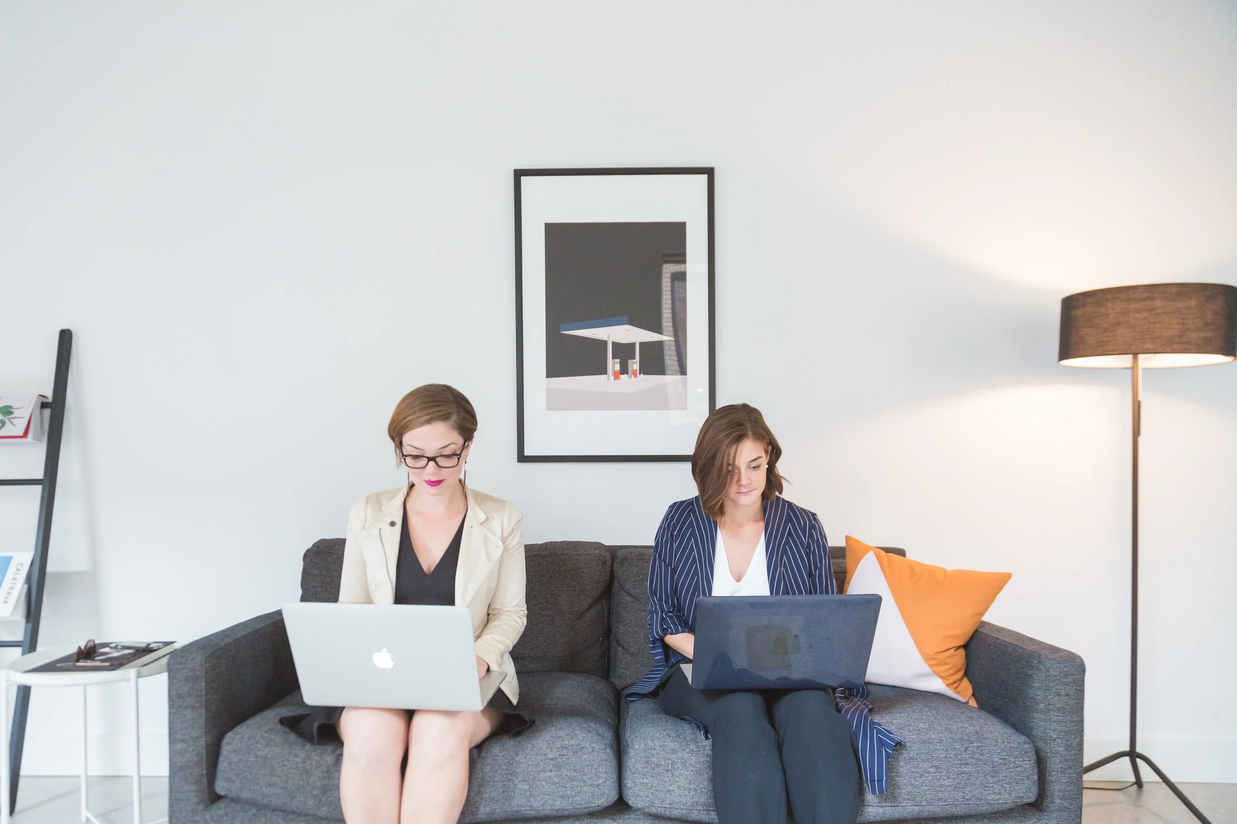business-women-in-modern-office_4460x4460.jpg