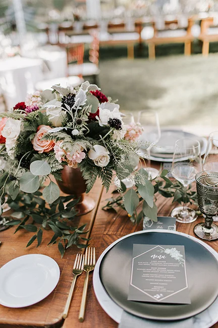 2018 Jenny & Ryan - Hidden Pond table detail-0419.jpg