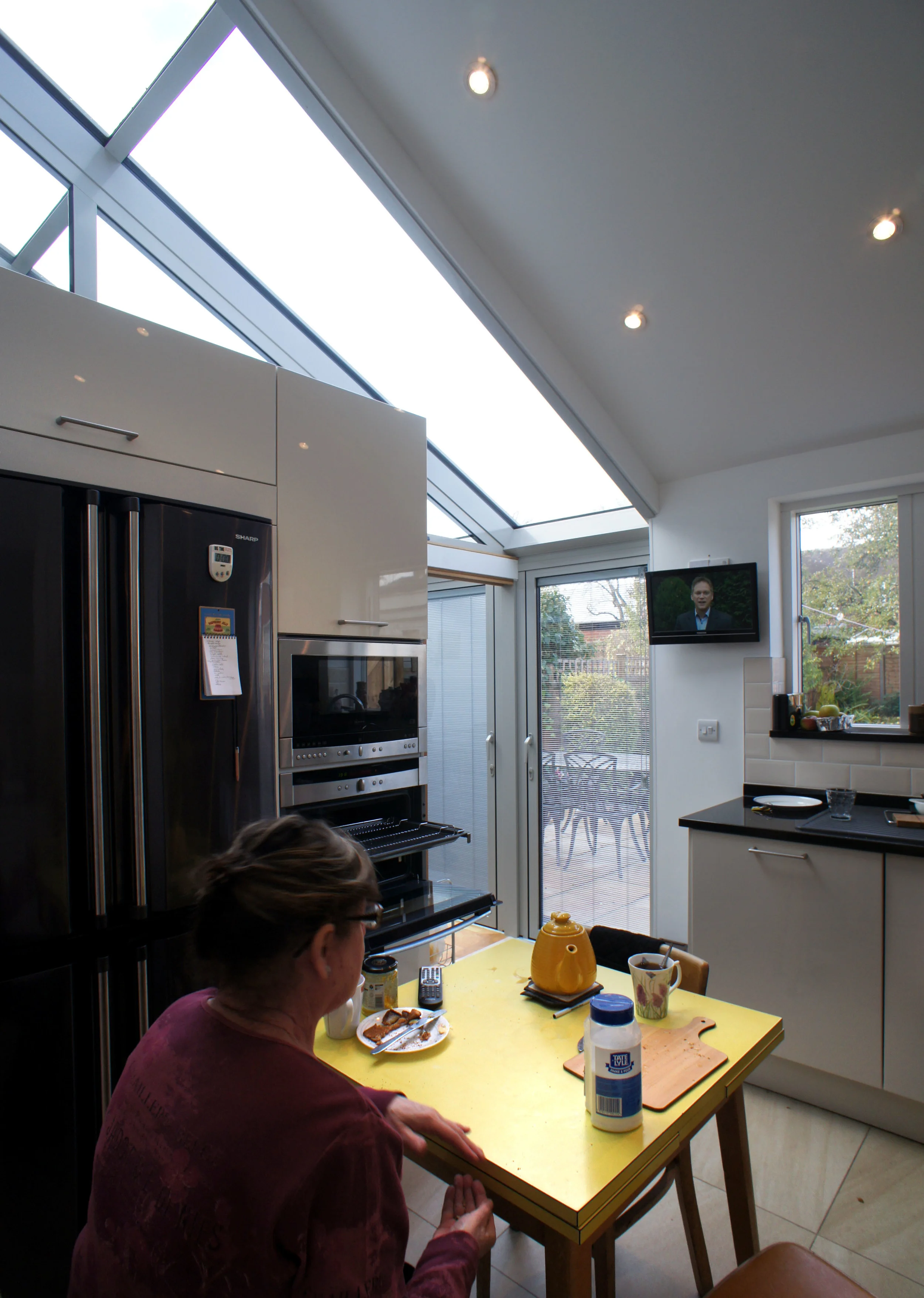 glazed strip brightens kitchen