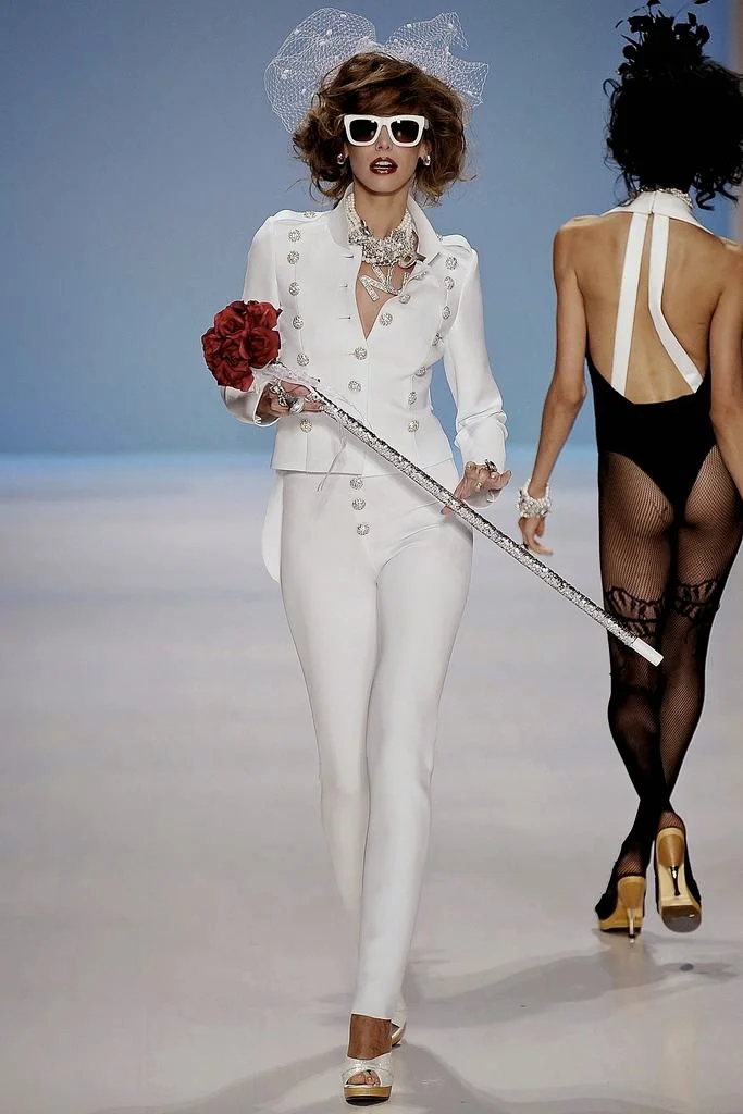 Betsey-Johnson-spring-2015-fashionado