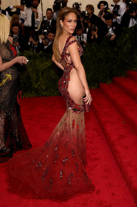  Jennifer Lopez in Versace. 