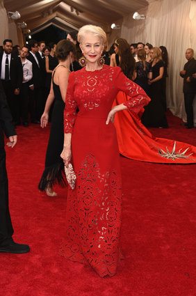  Helen Miren in Dolce &amp; Gabbana. She always looks regal &amp;&nbsp;elegant. Love her! 