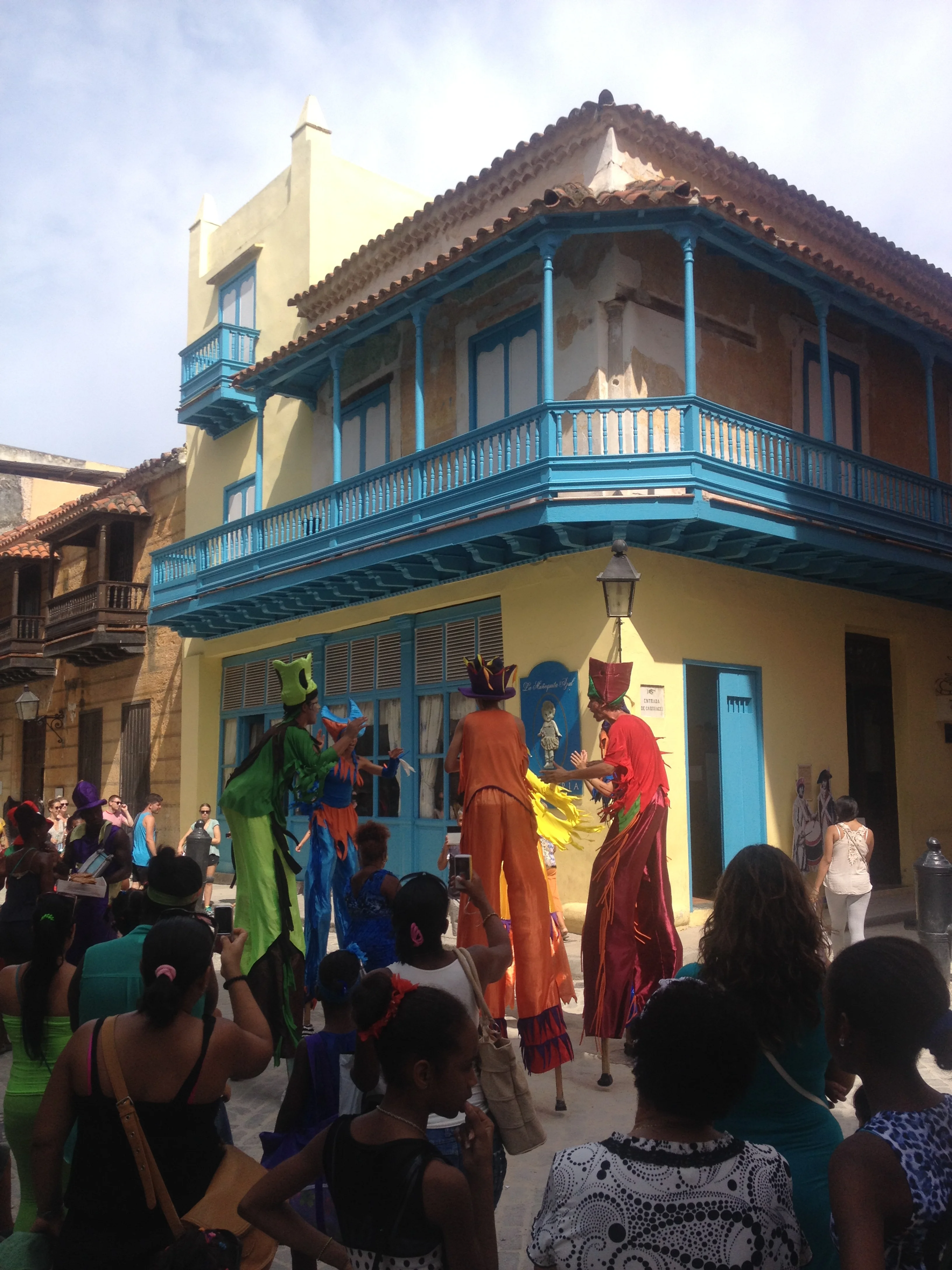  Street performers in Old Havana. 