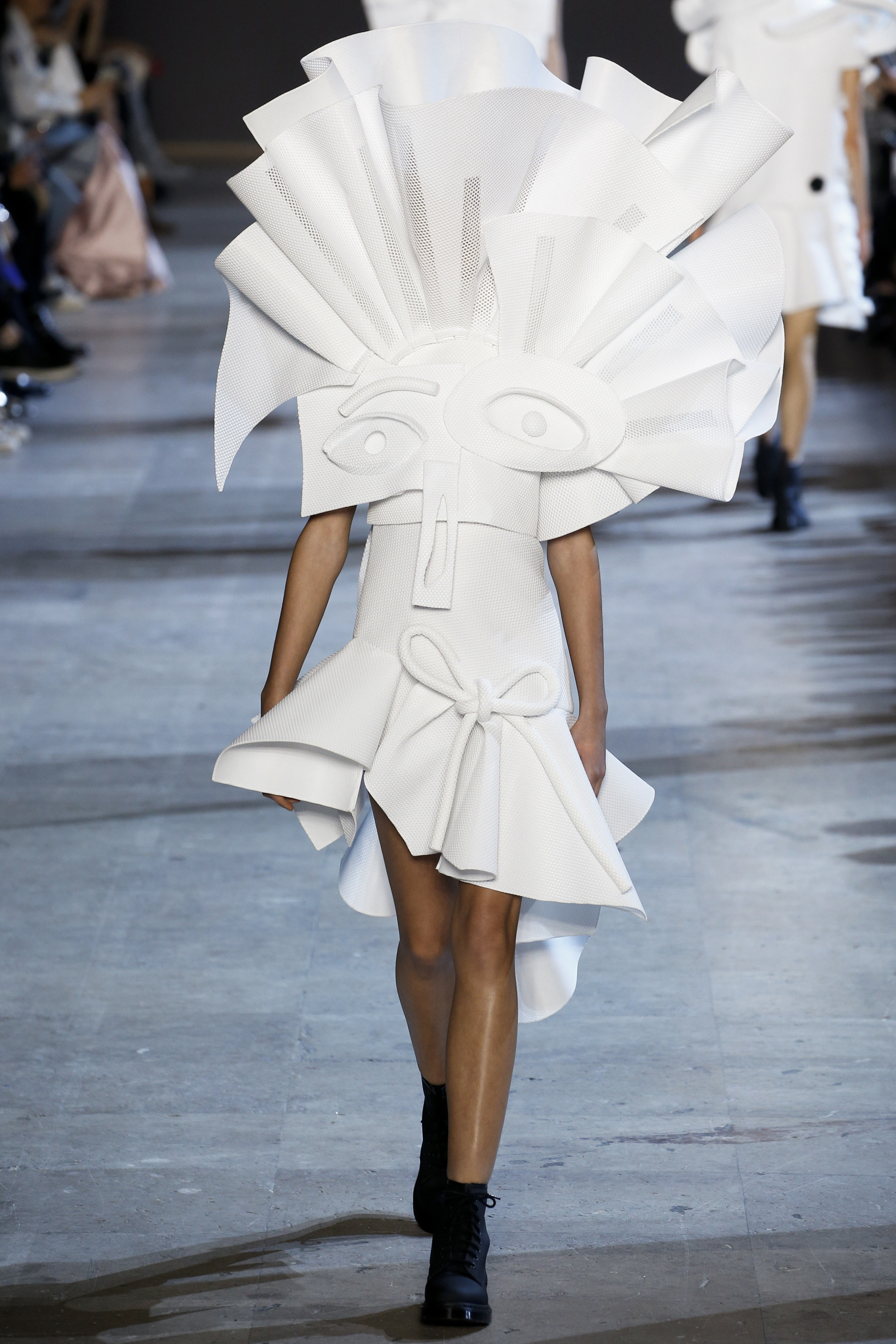 Viktor & Rolf Couture Spring 2016