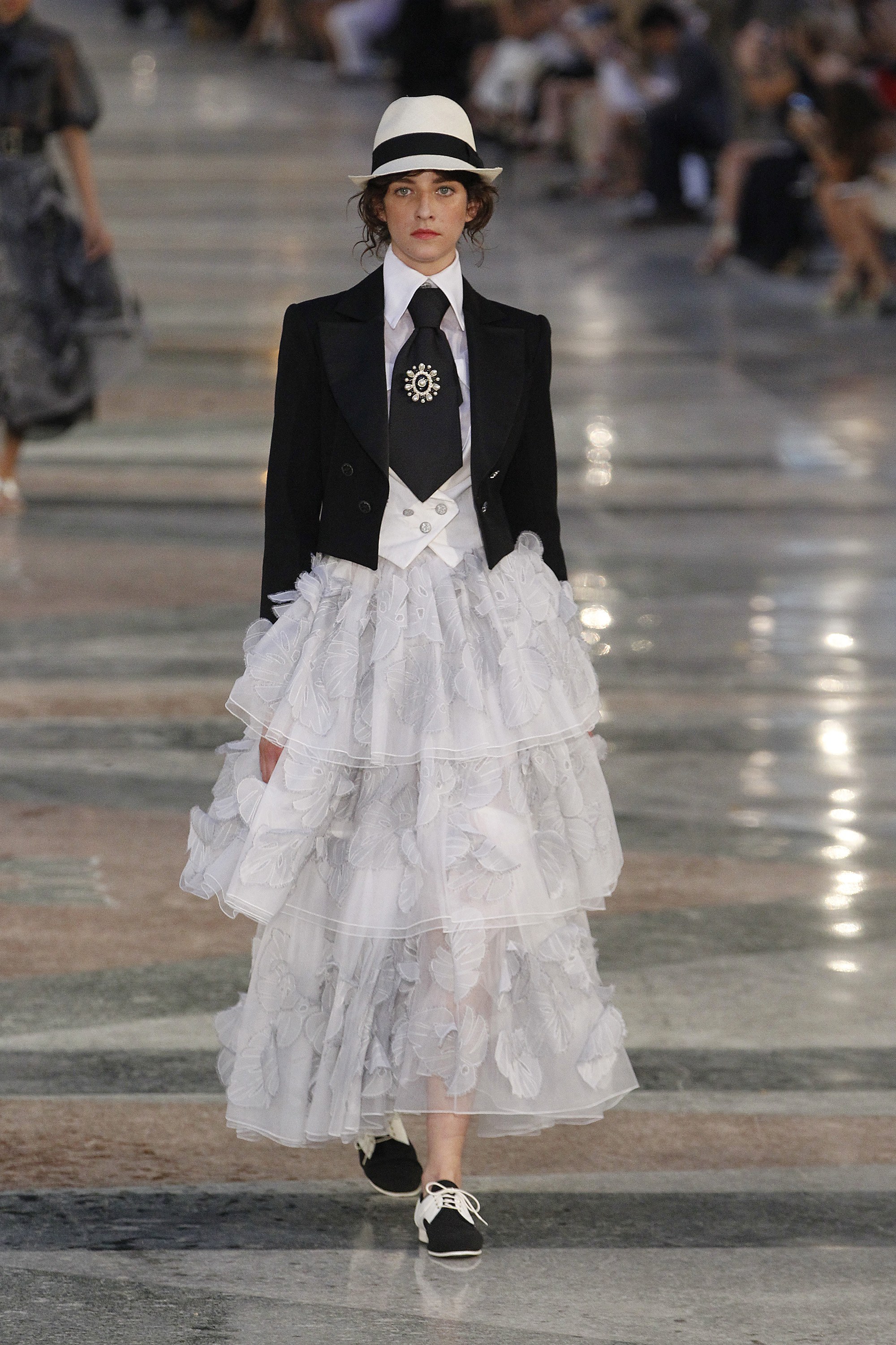 Every Look From Chanel Cruise 2022 – CR Fashion Book