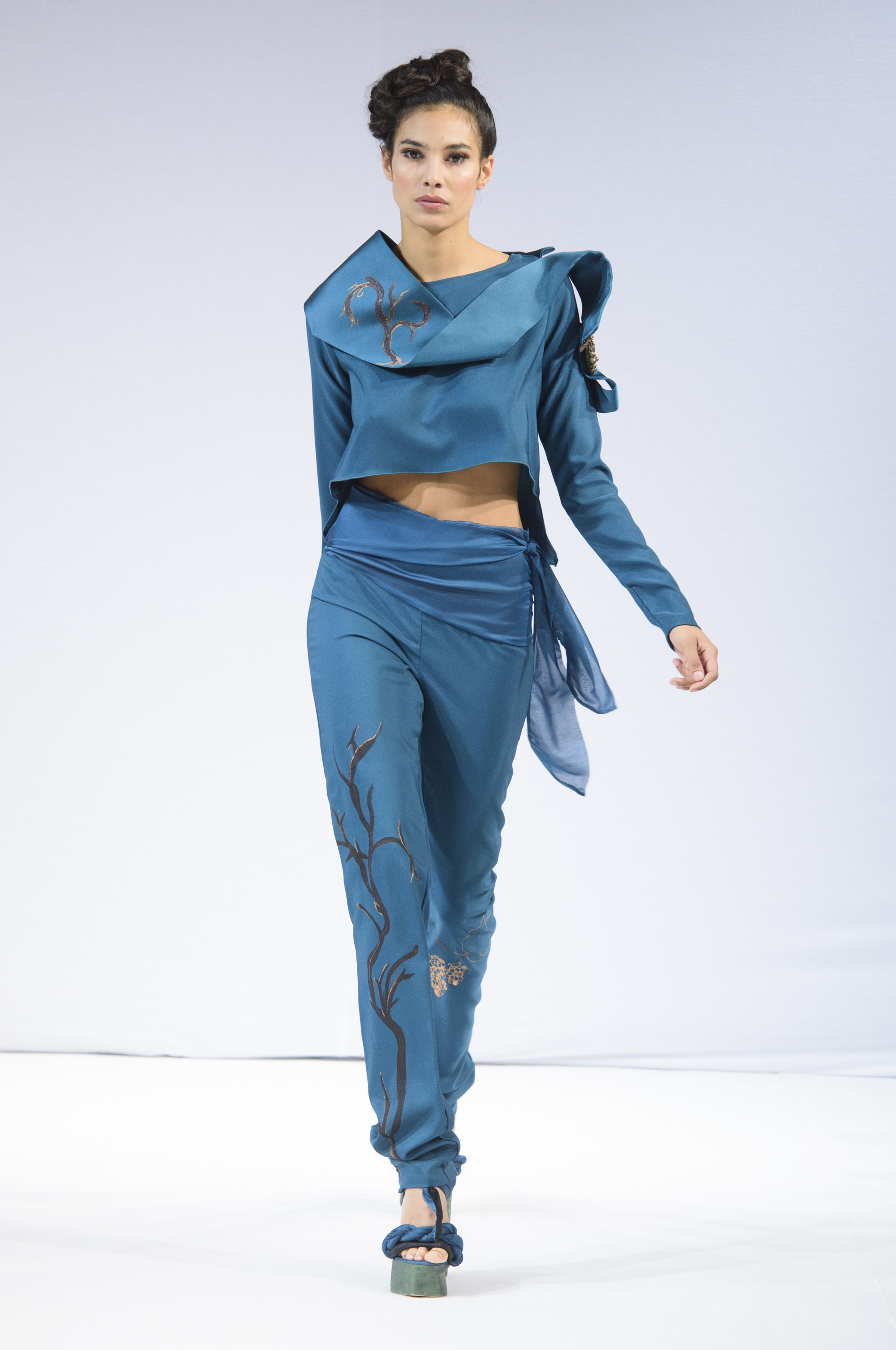 PATUNA Fw 16-17 Paris Haute Couture Fashion Week
