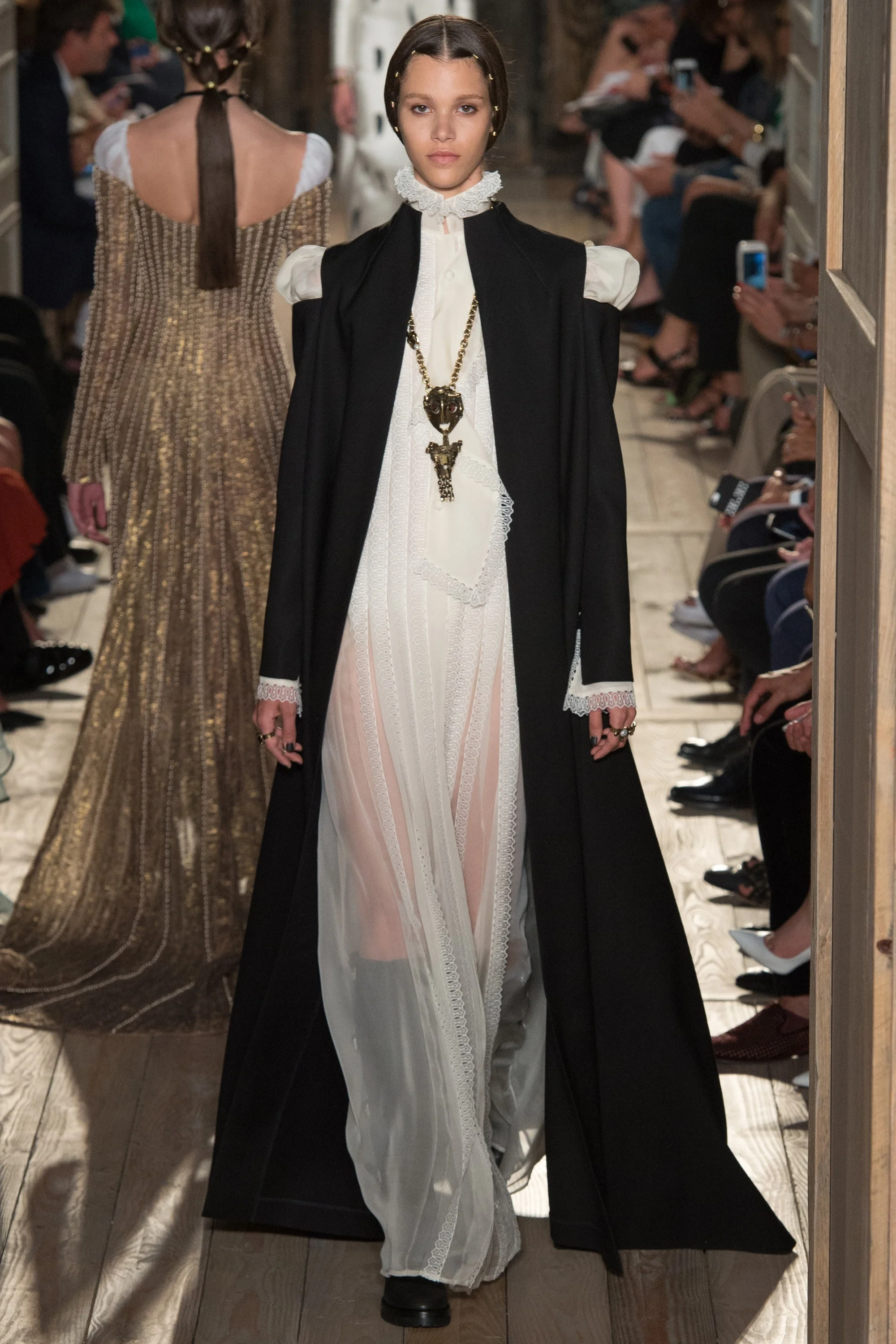 Valentino Fall 2016 Couture