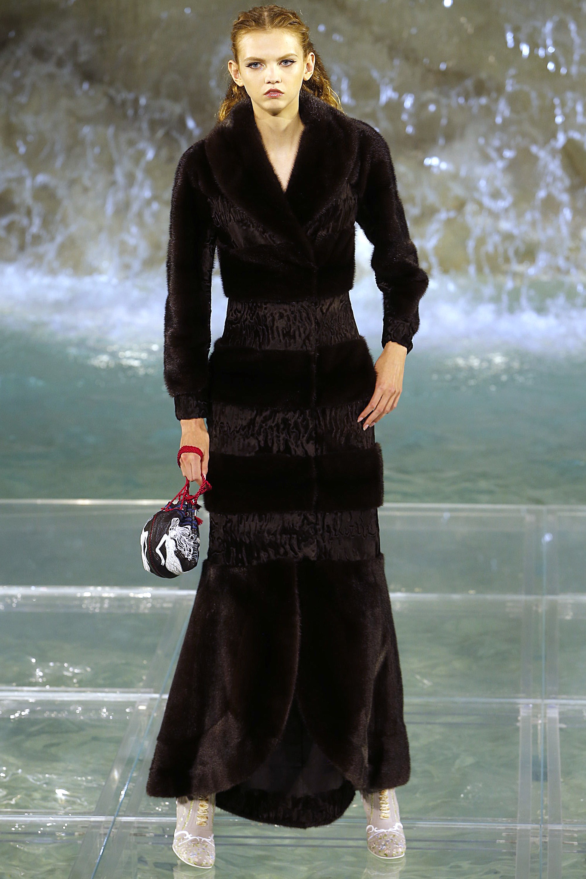 FENDI Fall 2016 Couture