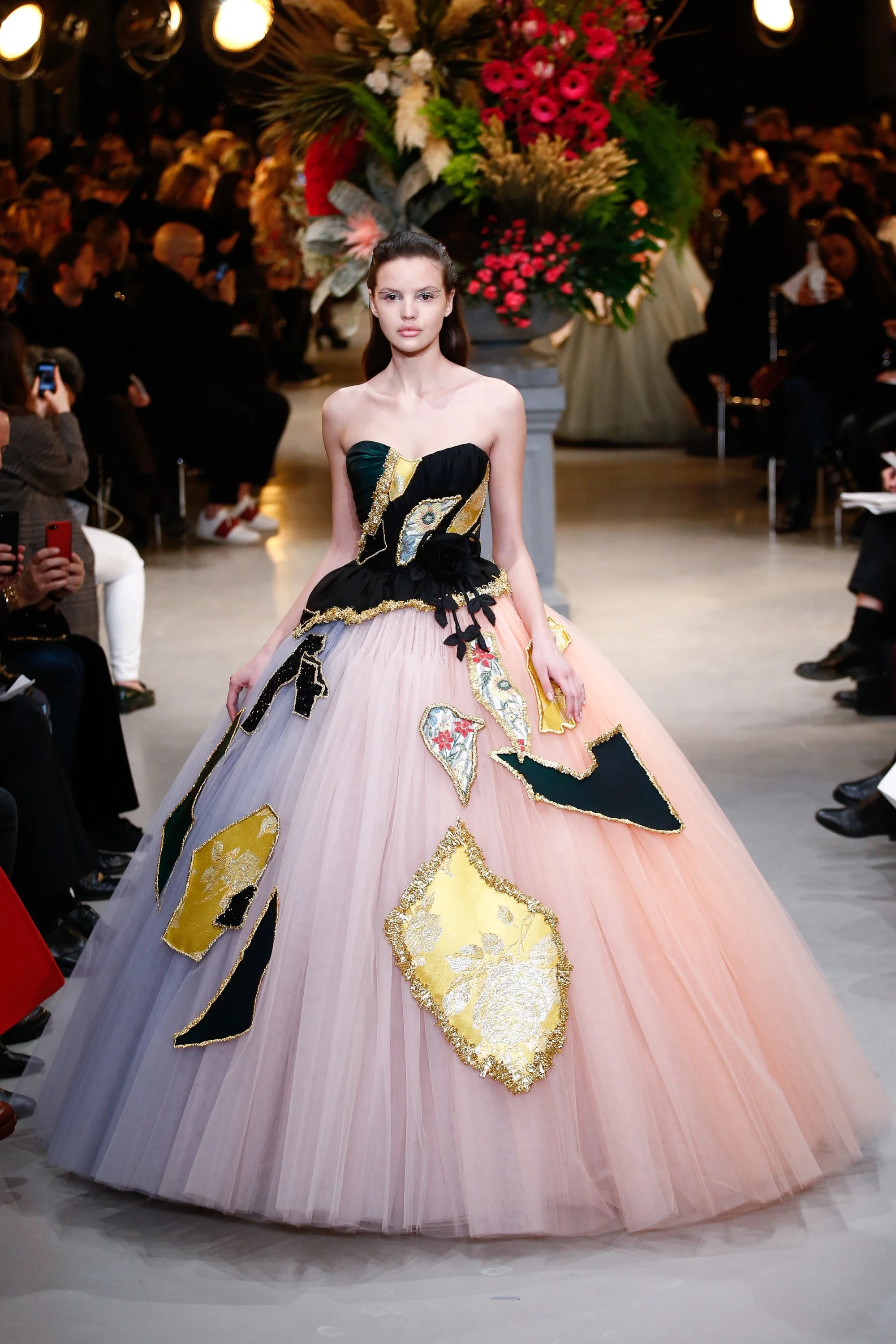 Viktor & Rolf Spring 2017 Couture