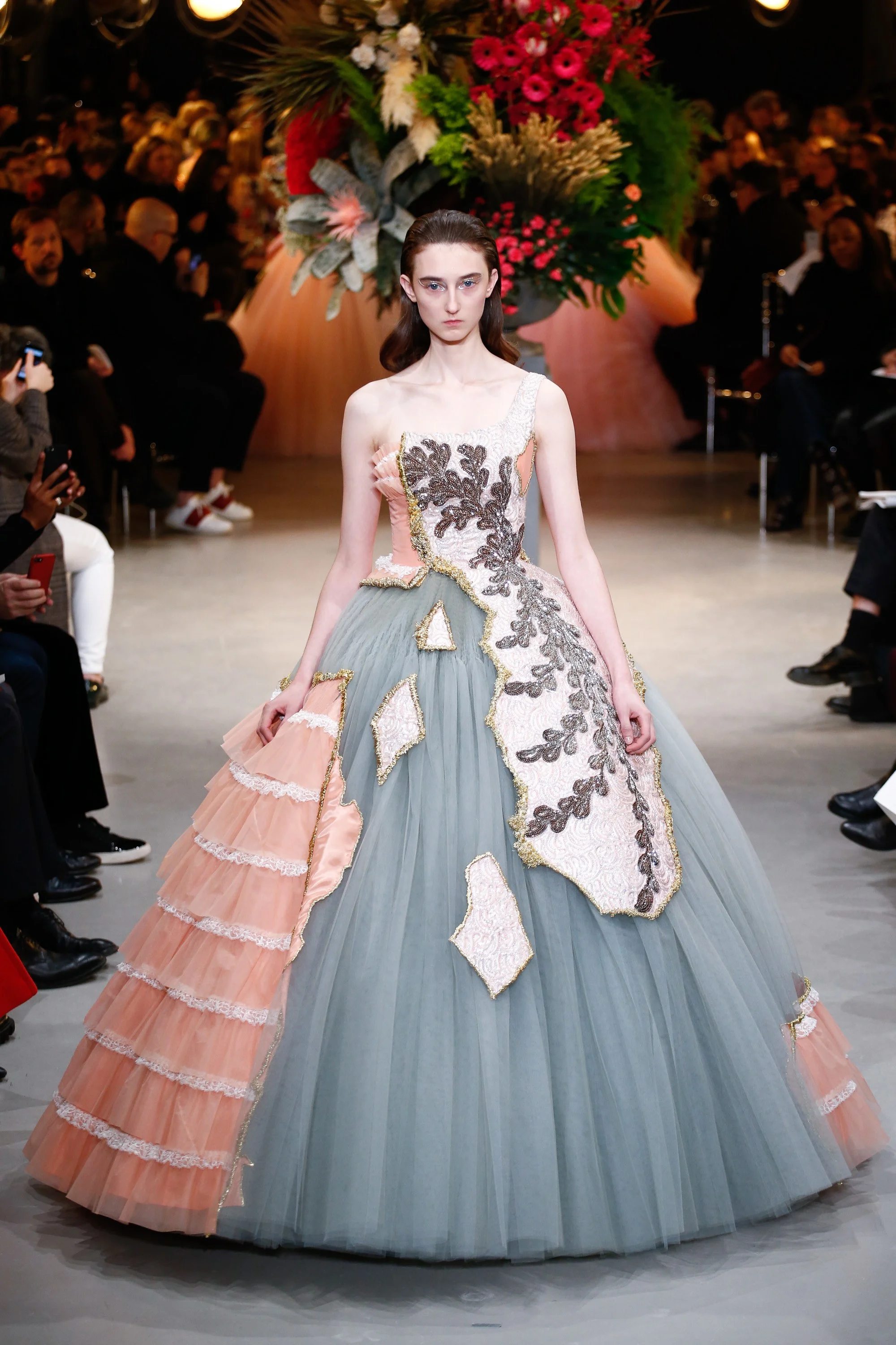 Viktor & Rolf Spring 2017 Couture