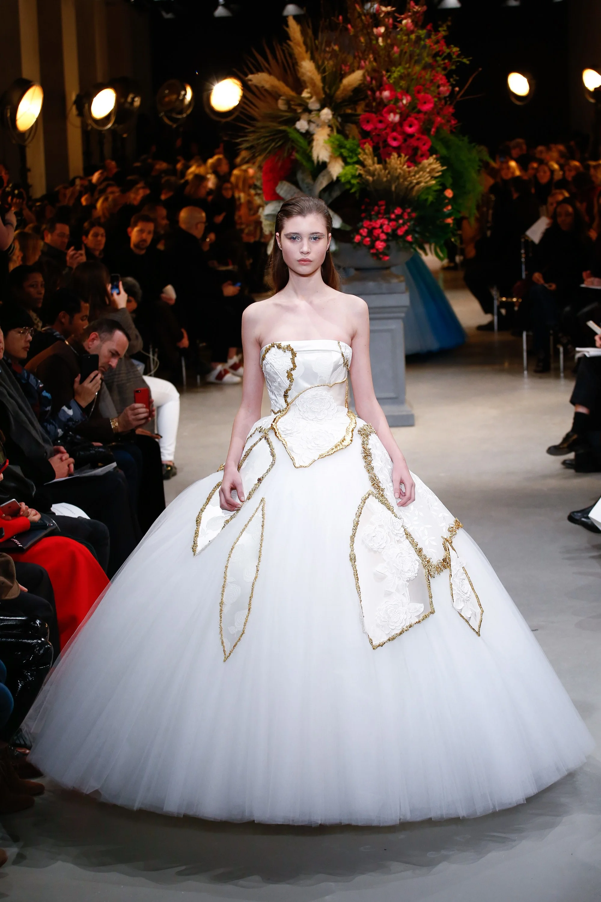 Viktor & Rolf Spring 2017 Couture