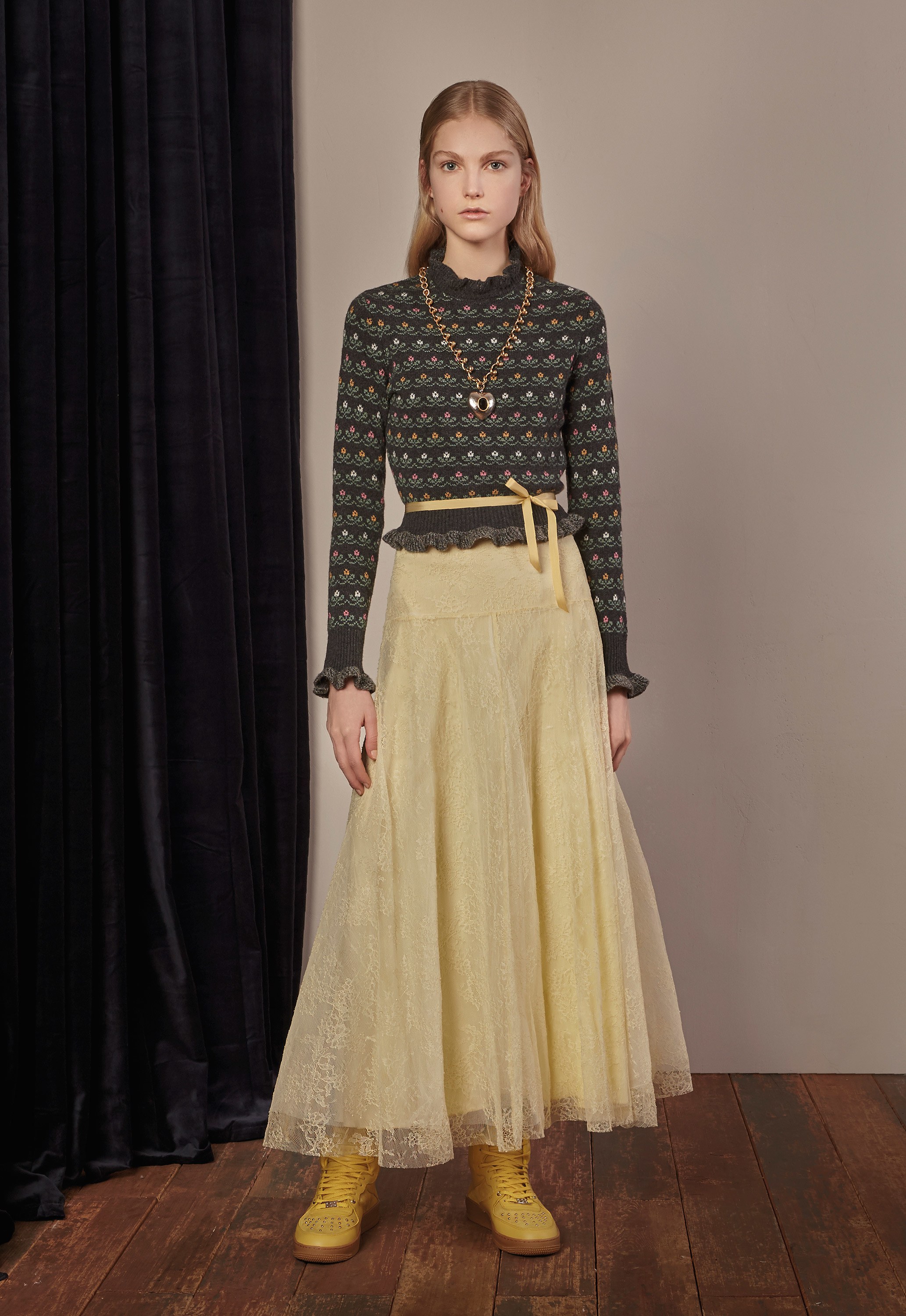 Red Valentino Fall 2017 Ready-To-Wear
