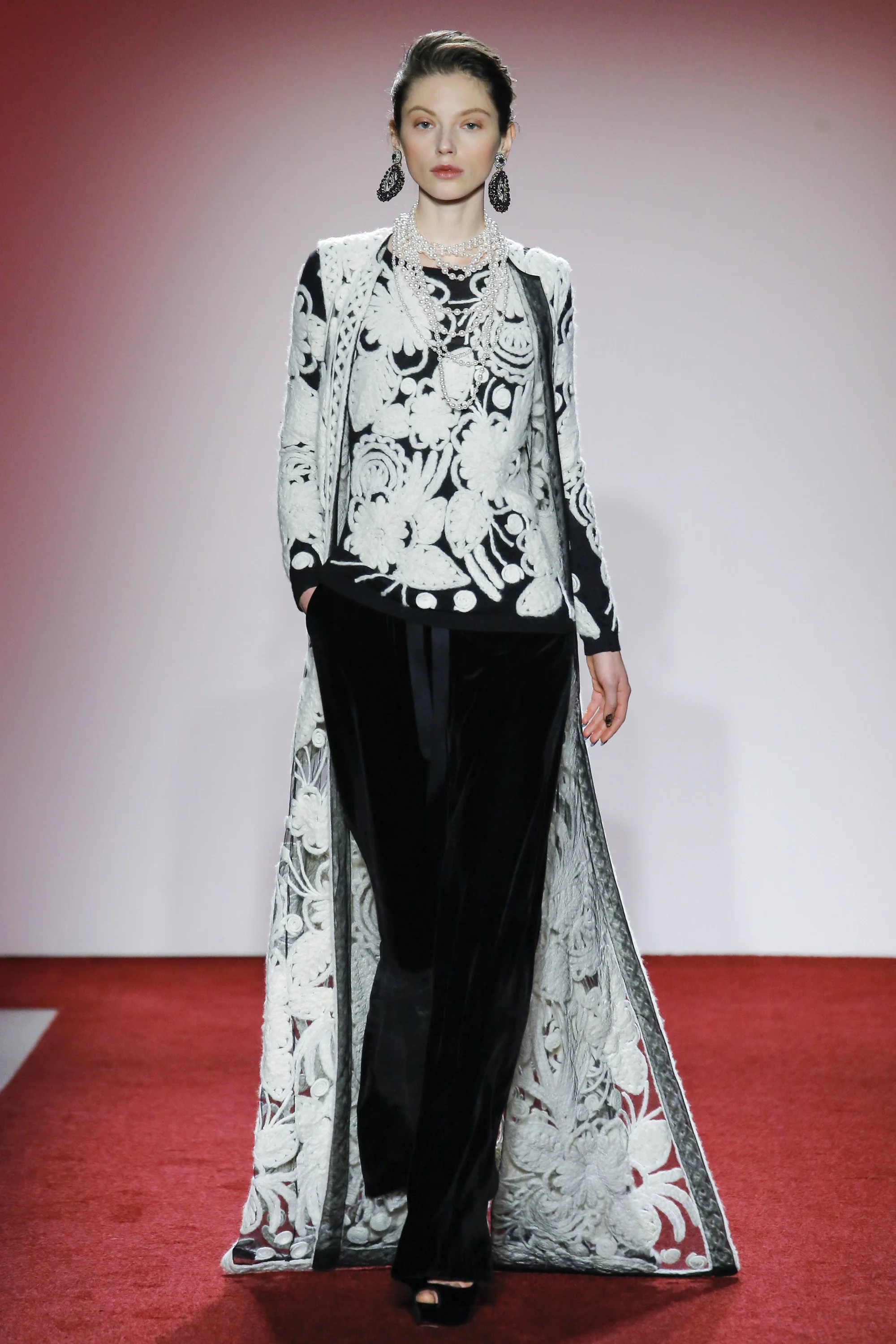 Naeem Khan Fall 2017 Ready-to-Wear