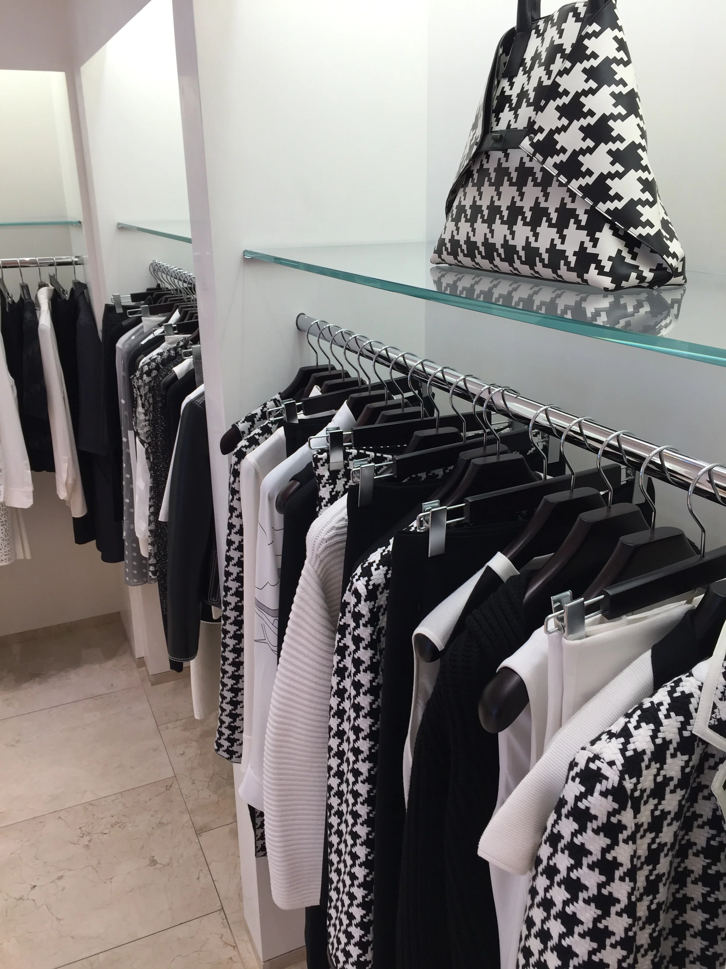  Black &amp; White is always on trend. 