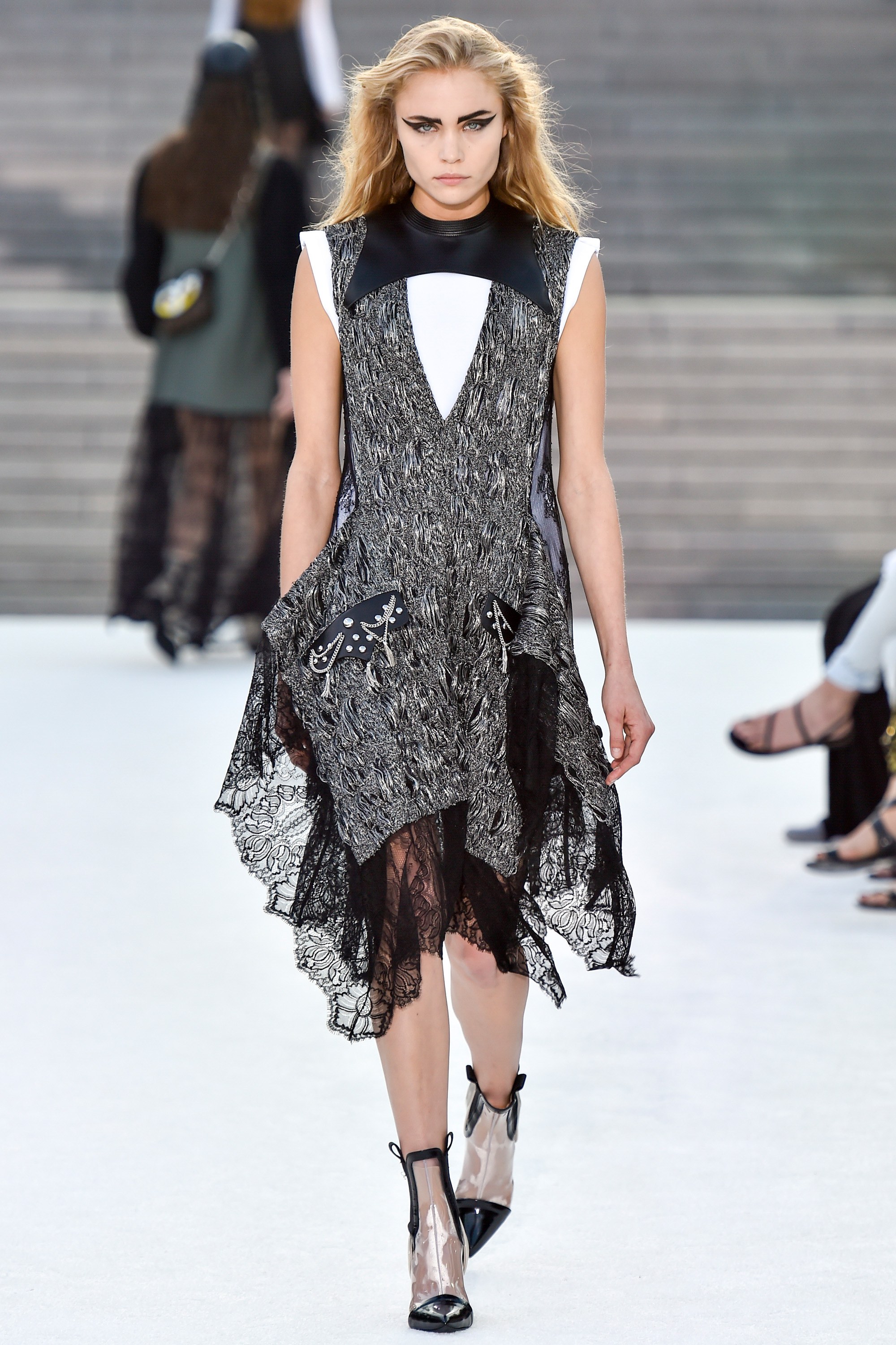 Louis_vuitton_cruise_ss18_0828.jpg