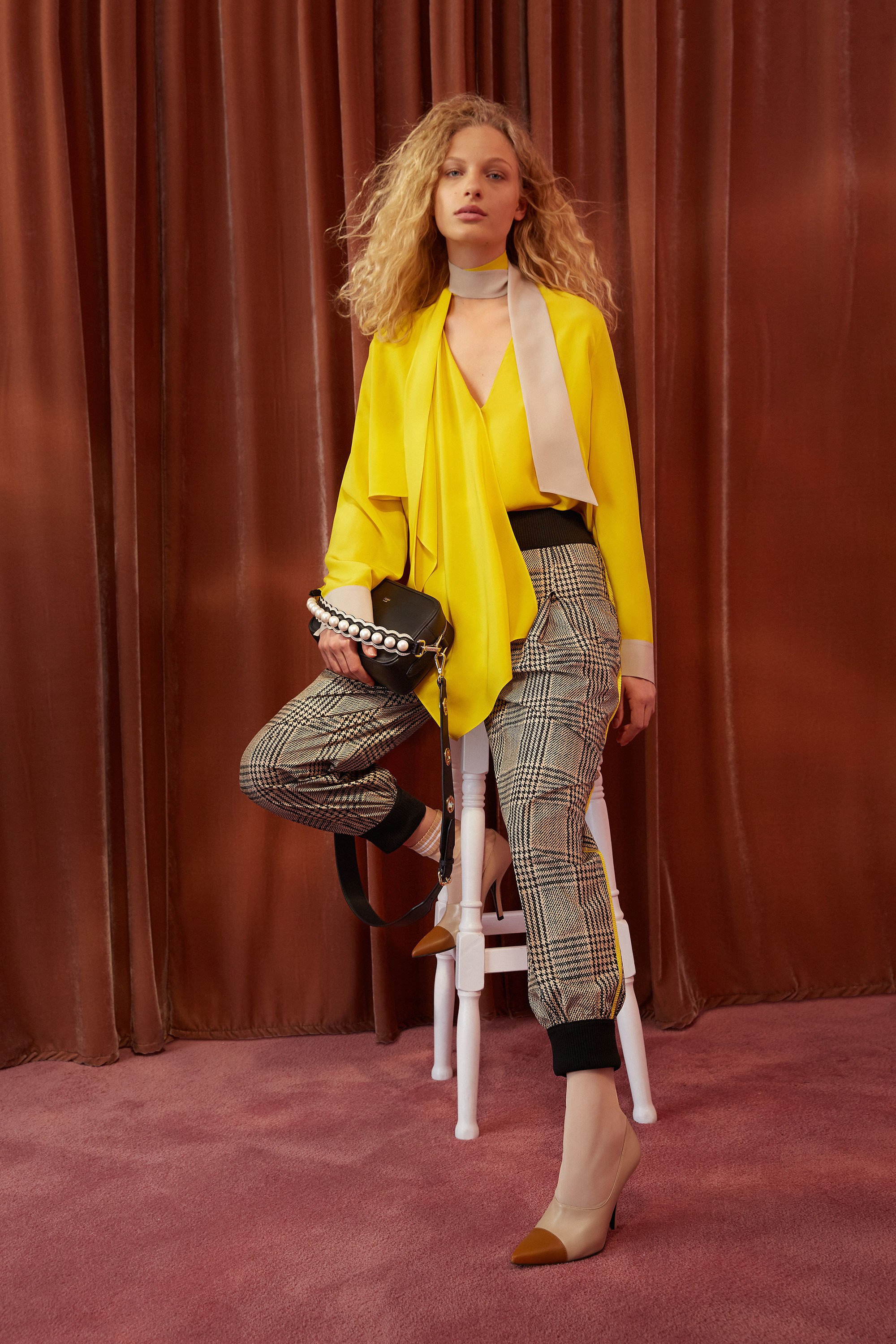 15-fendi-resort-2018.jpg