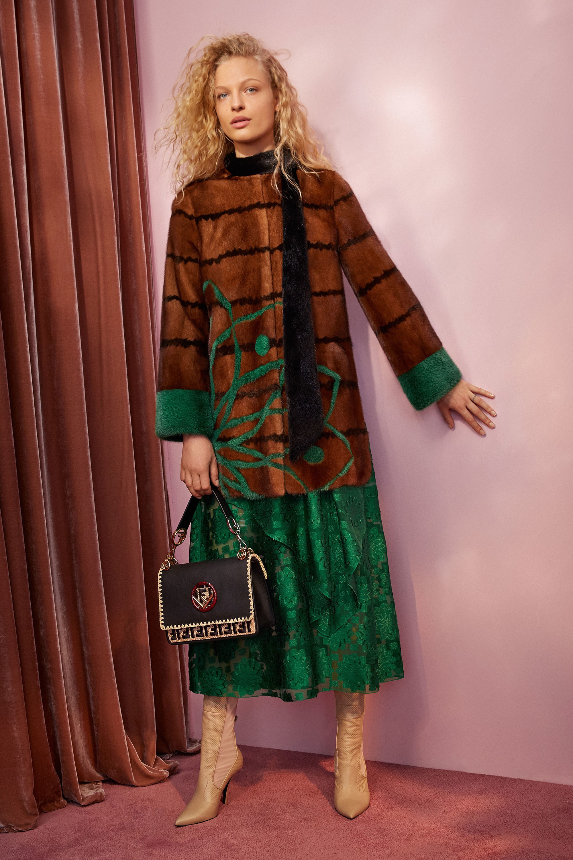 30-fendi-resort-2018.jpg