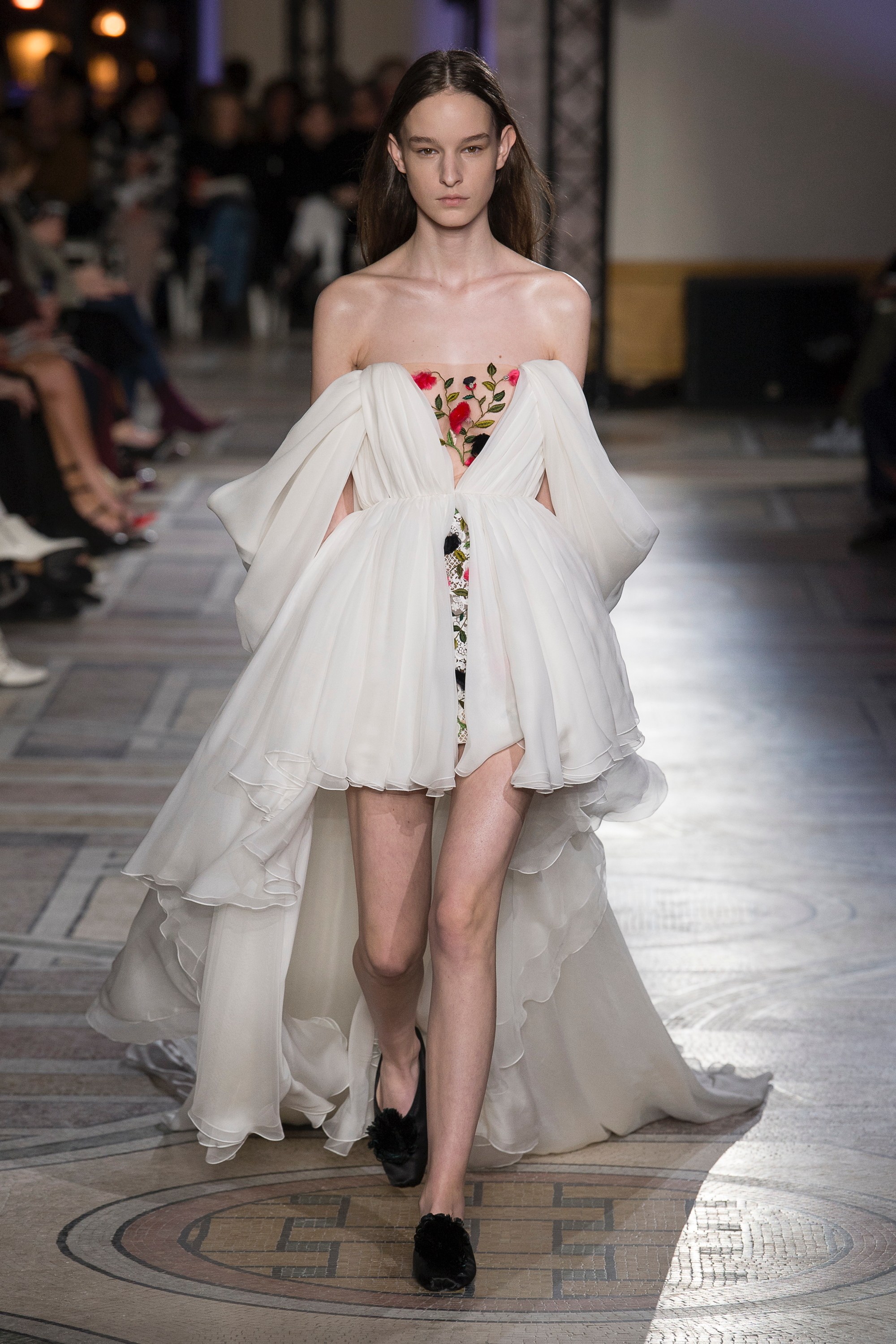 Giambattista Valli Spring 2018 Couture