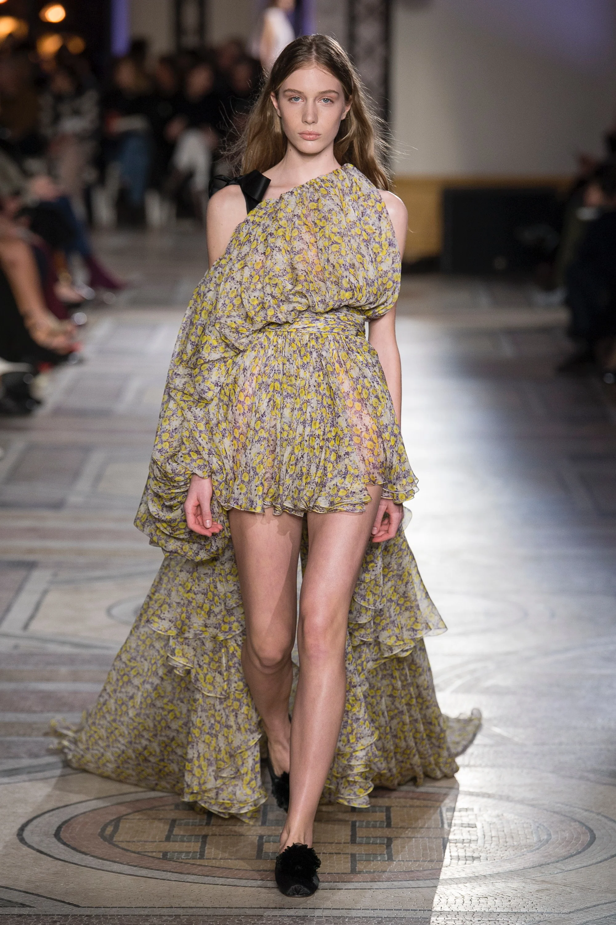 Giambattista Valli Spring 2018 Couture