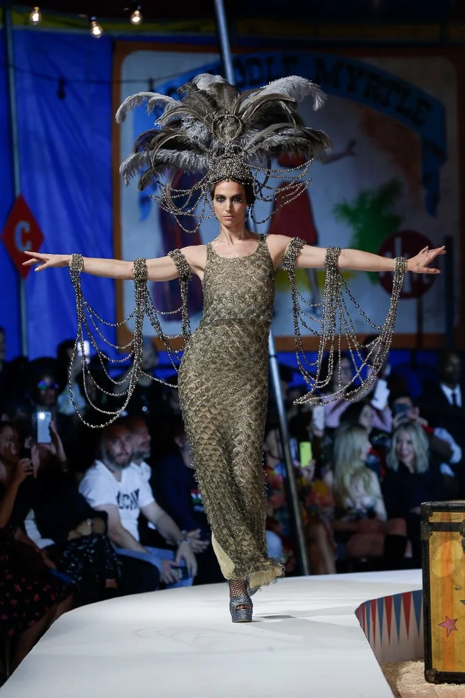 MOSCHINO SPRING 2019