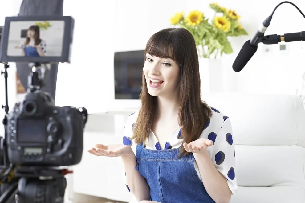 9 Vlogging Tips From the Best Fashion Vloggers on YouTube — Fashion