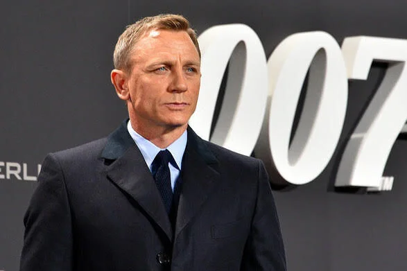 How to Dress for Your First Poker Night, According to James Bond