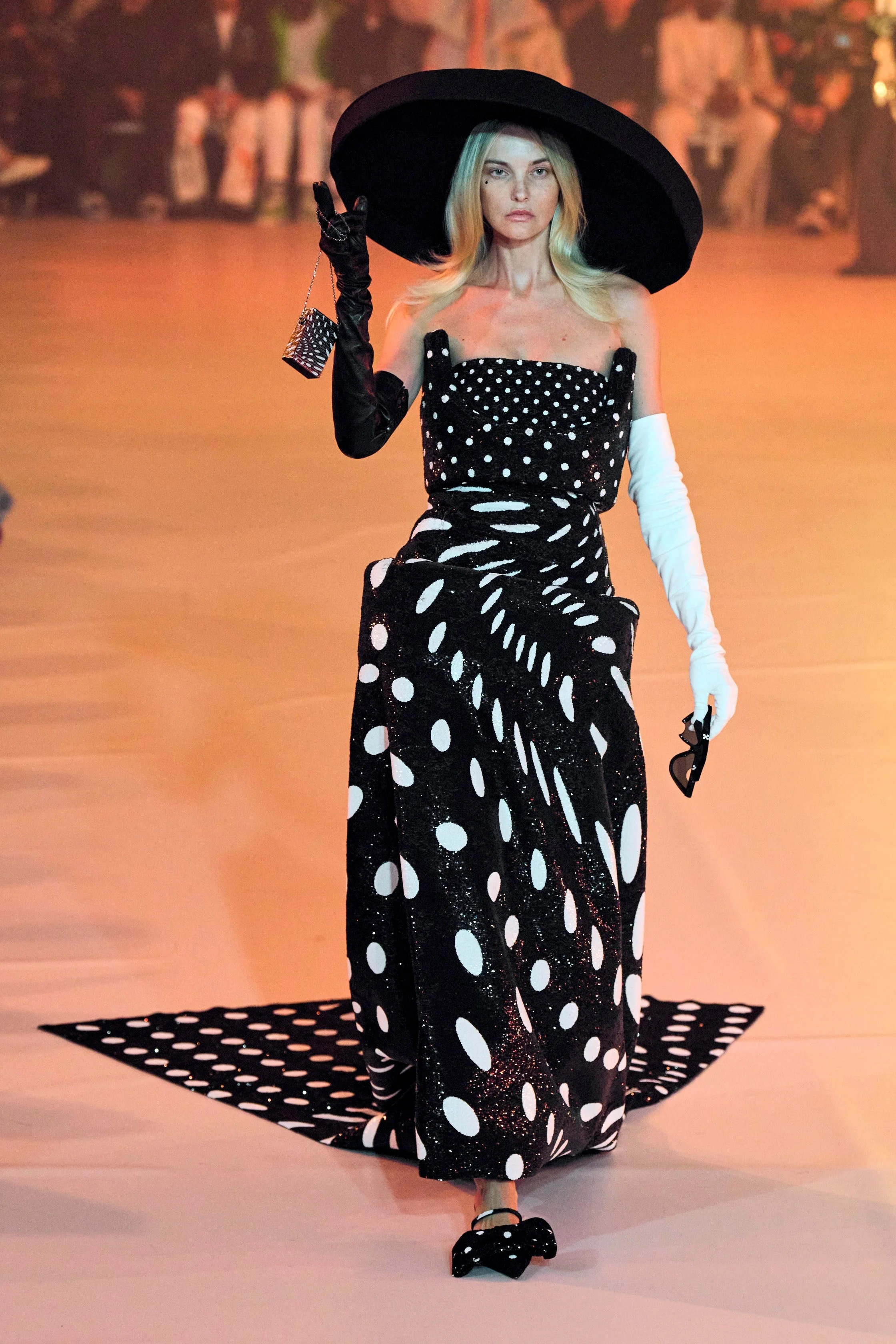 Off-White FALL 2022  paris couture