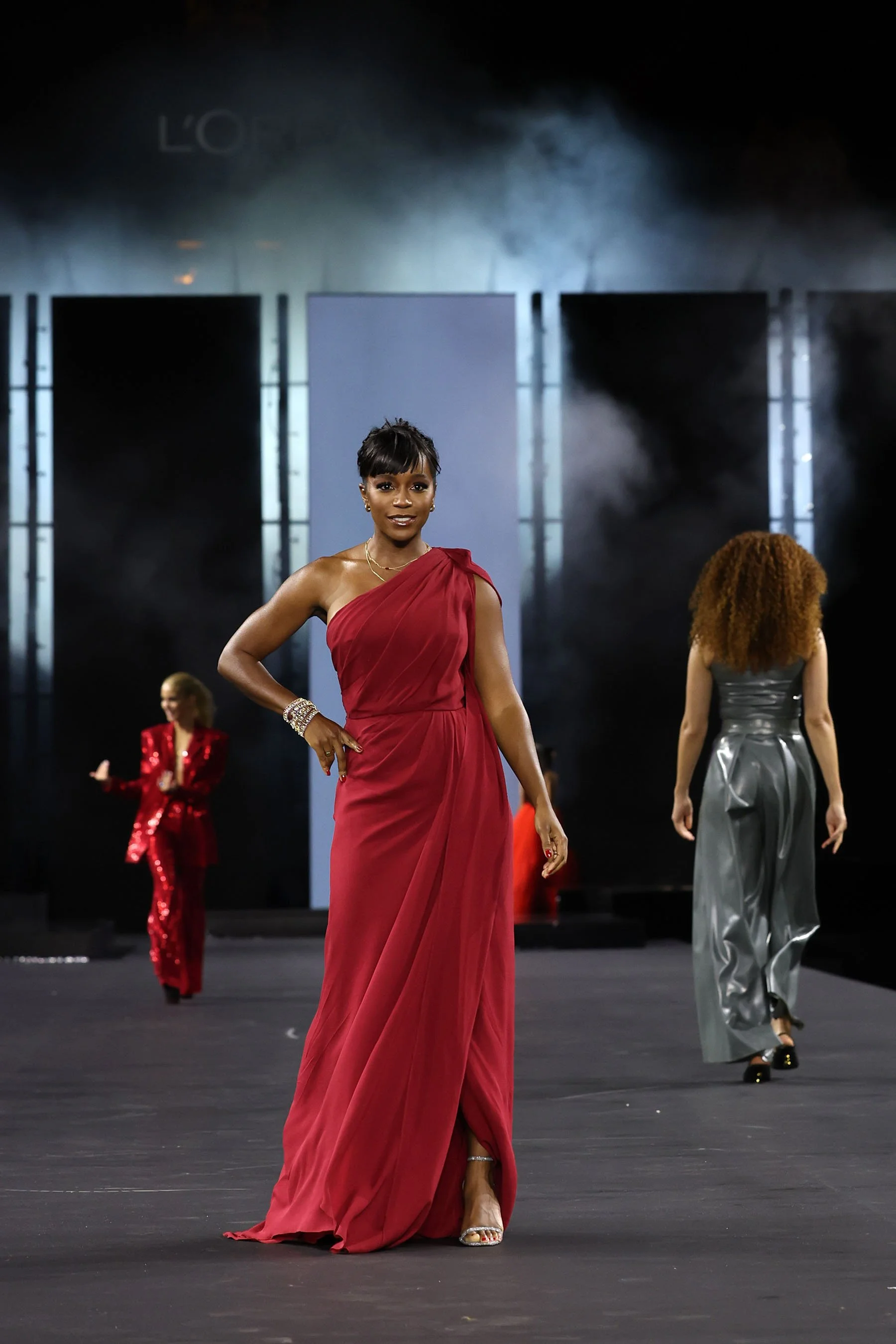 LE DÉFILÉ L'ORÉAL PARIS Walk Your Worth PFW