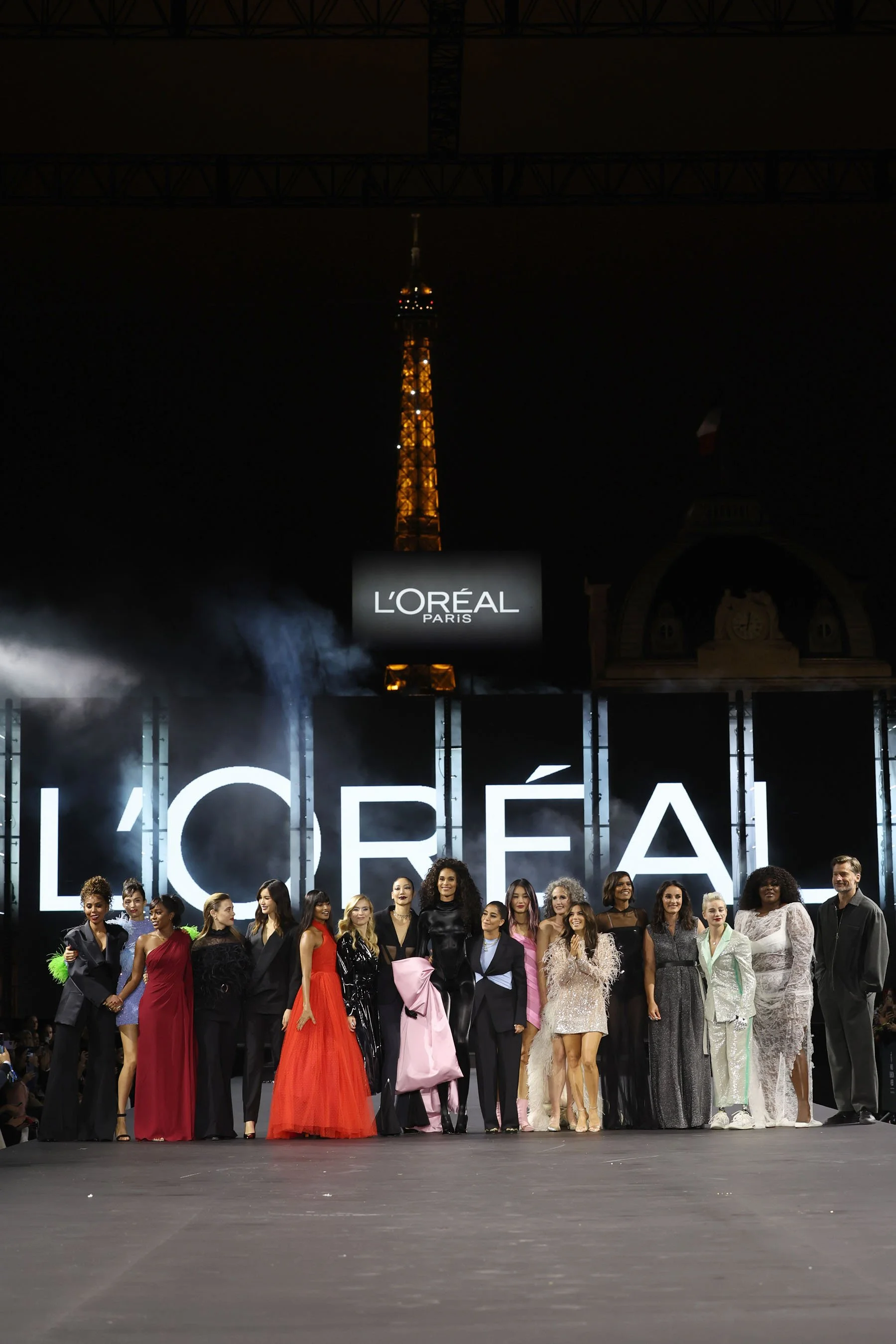 LE DÉFILÉ L'ORÉAL PARIS Walk Your Worth PFW