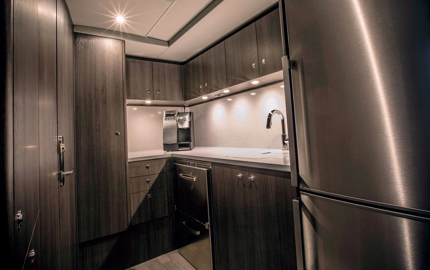 Luxury Coach Service Vonlane Rolls into Atlanta