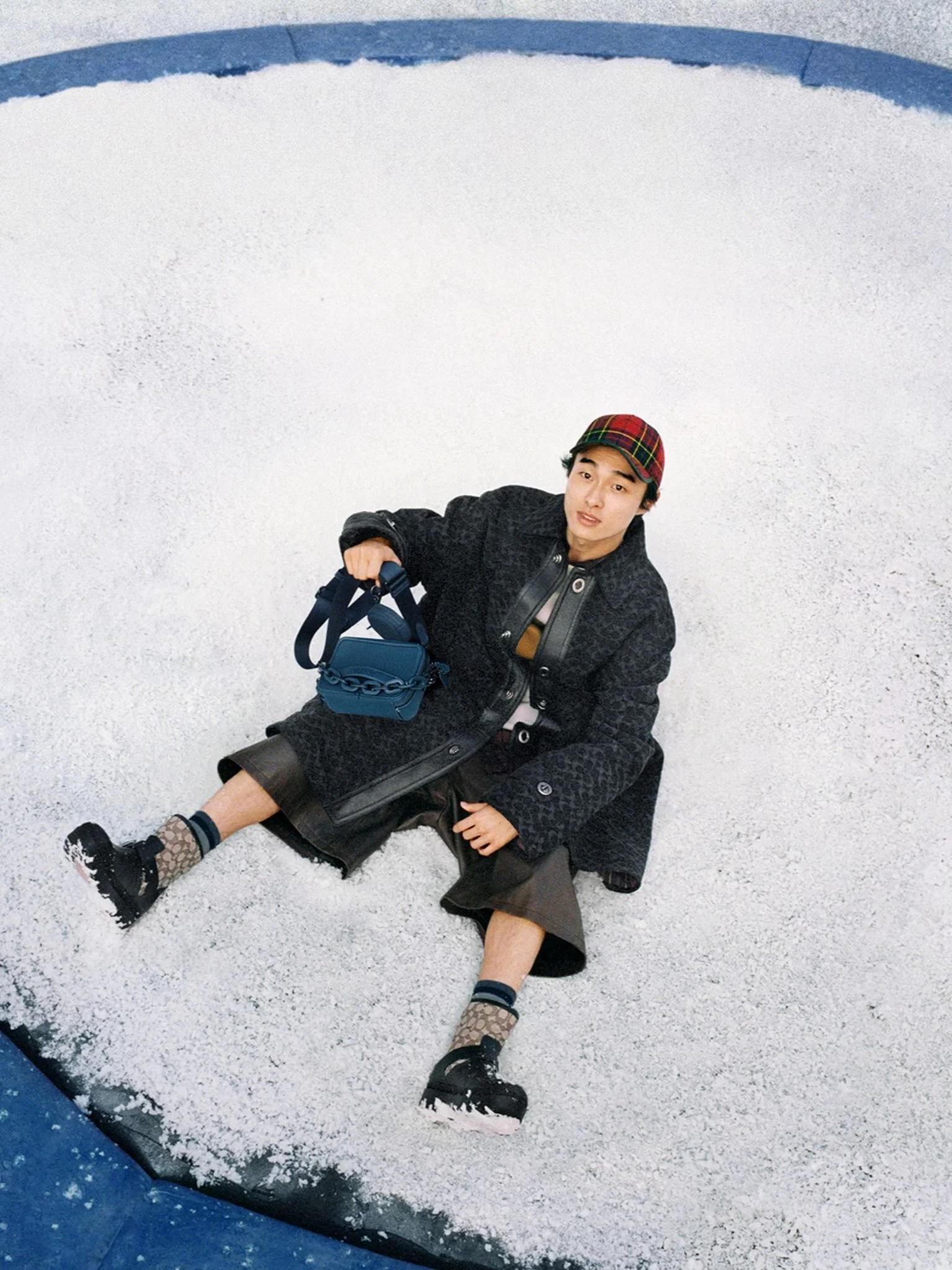 COACH INTRODUCES "FEEL THE WONDER" HOLIDAY CAMPAIGN STARRING CHAN-YOUNG YOON