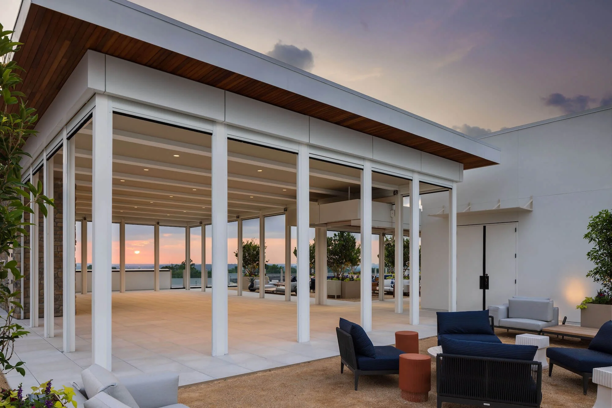 Restaurant L.O.A. at Rooftop L.O.A. Becomes Atlanta's Very Own Dining Destination