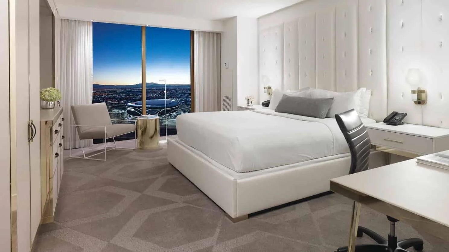 Delano Las Vegas: Starck's Oasis of Elegance