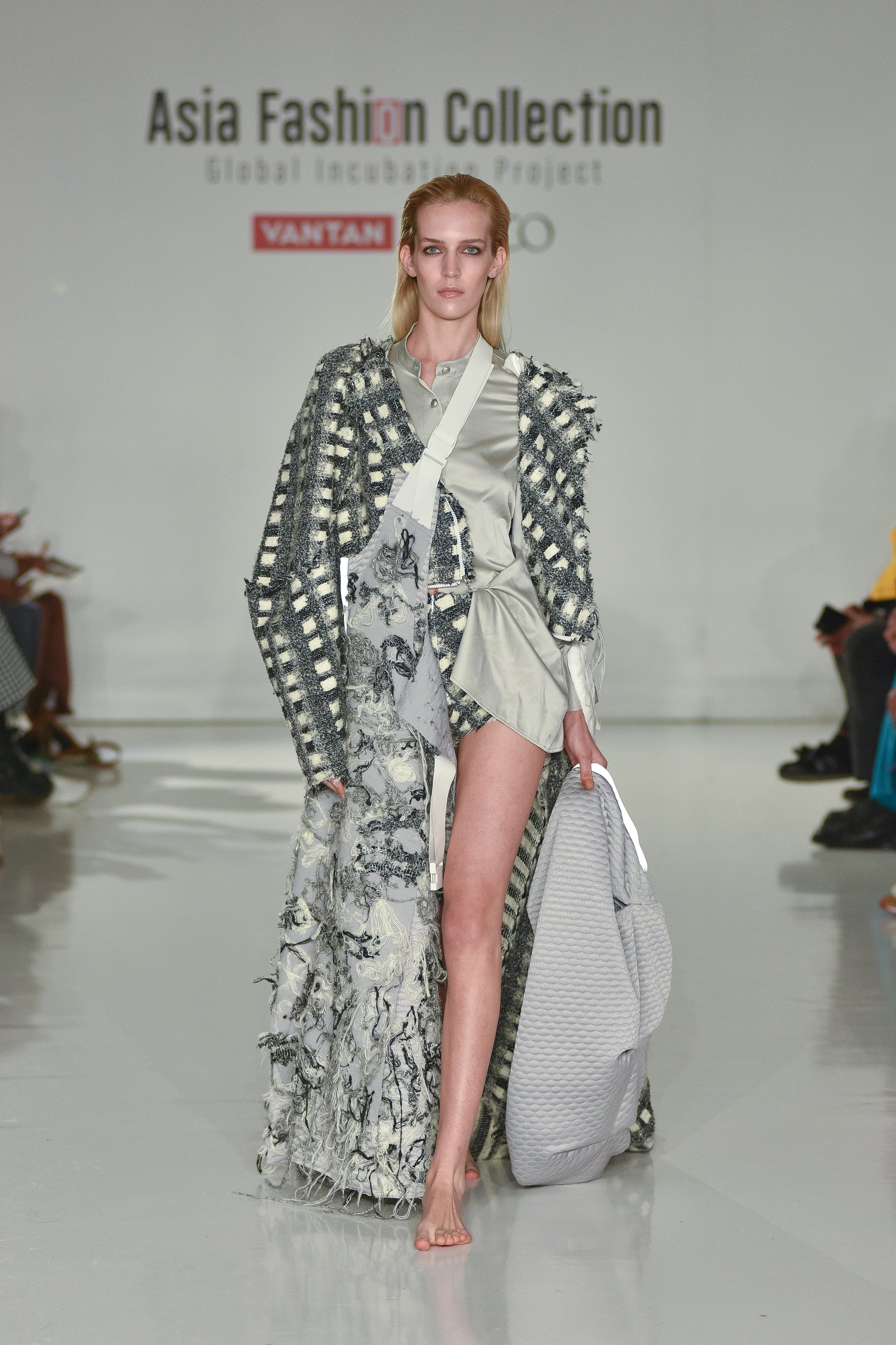 YAXIN ZONE NYFW FW24 Runway