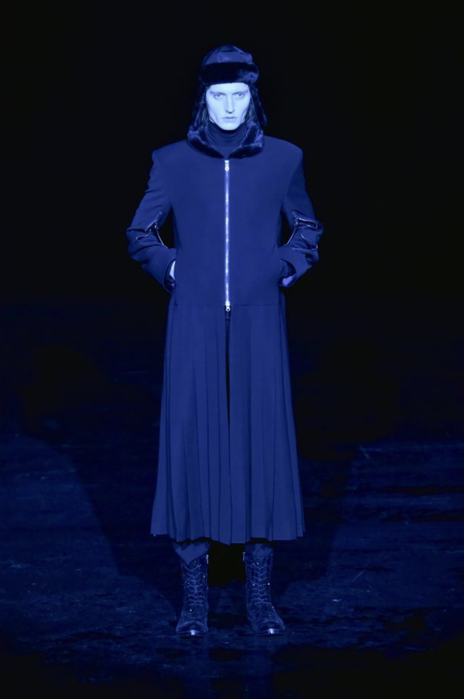 NYFW RYNSHU 40th Anniversary: Bold Monochrome Mastery