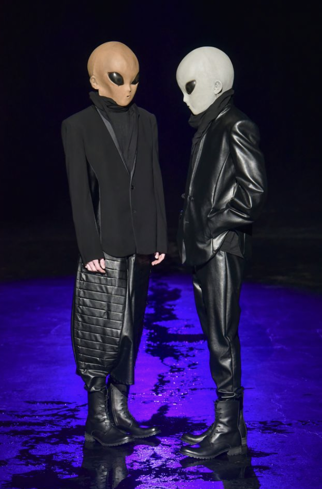 NYFW RYNSHU 40th Anniversary: Bold Monochrome Mastery