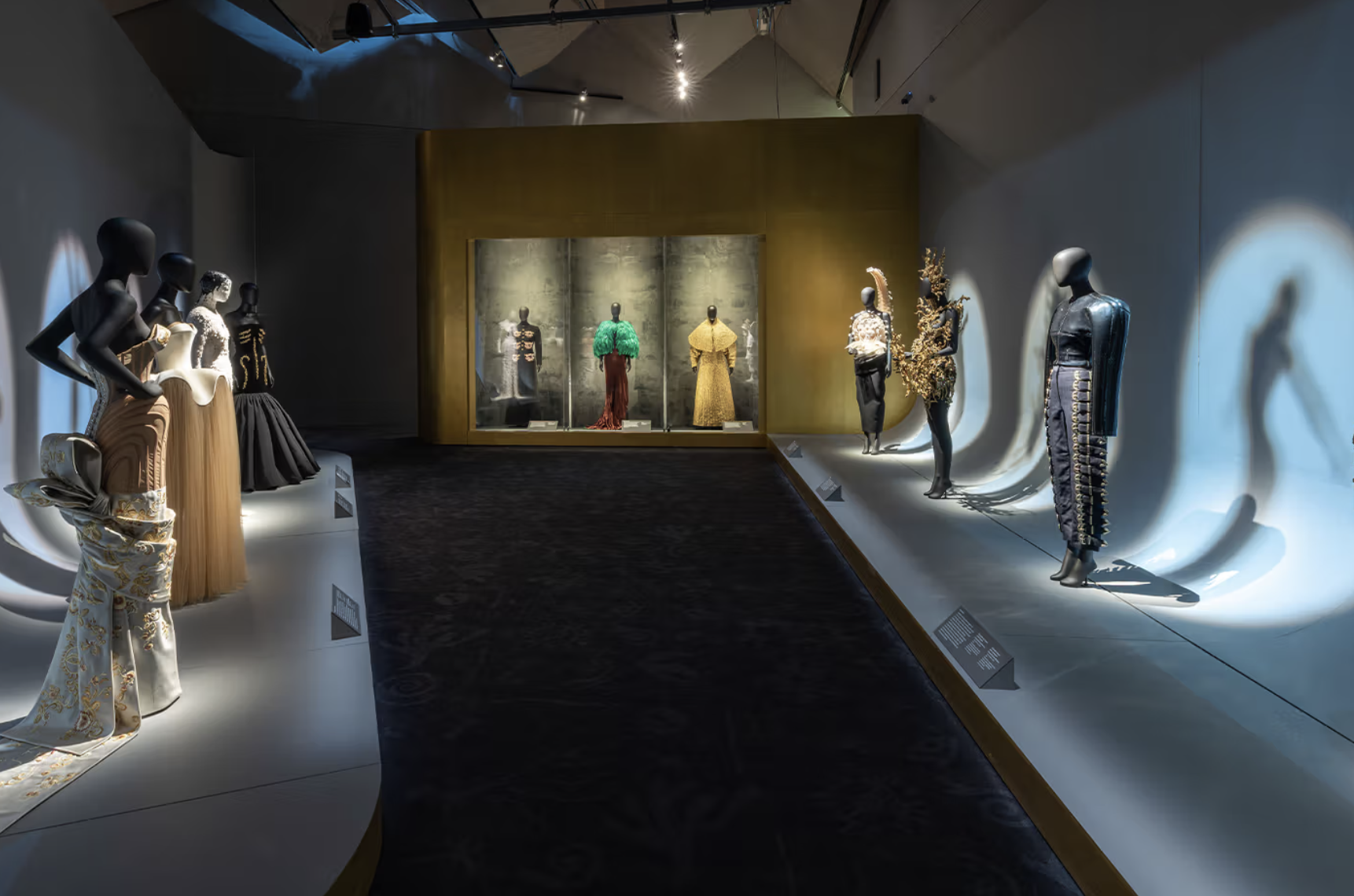Schiaparelli Exhibition at V&amp;A London Now Open: Fashion Becomes Art Retrospective